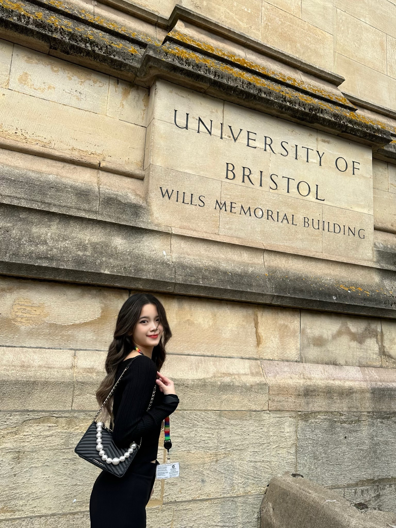 Thúy Hằng nhập học tại University of Bristol.