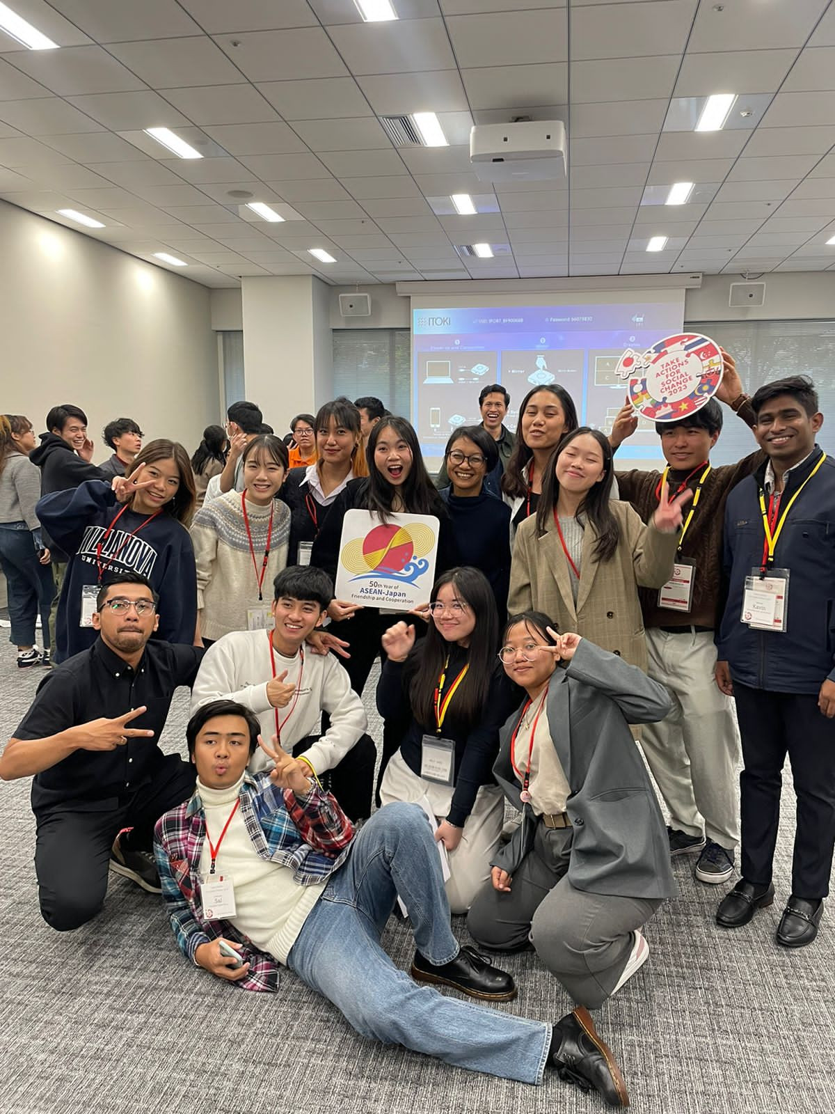 Chụp hình lưu niệm nhóm tại Nhật Bản - Chương trình TASC 2023. Chụp hình lưu niệm nhóm tại Nhật Bản - Chương trình TASC 2023.