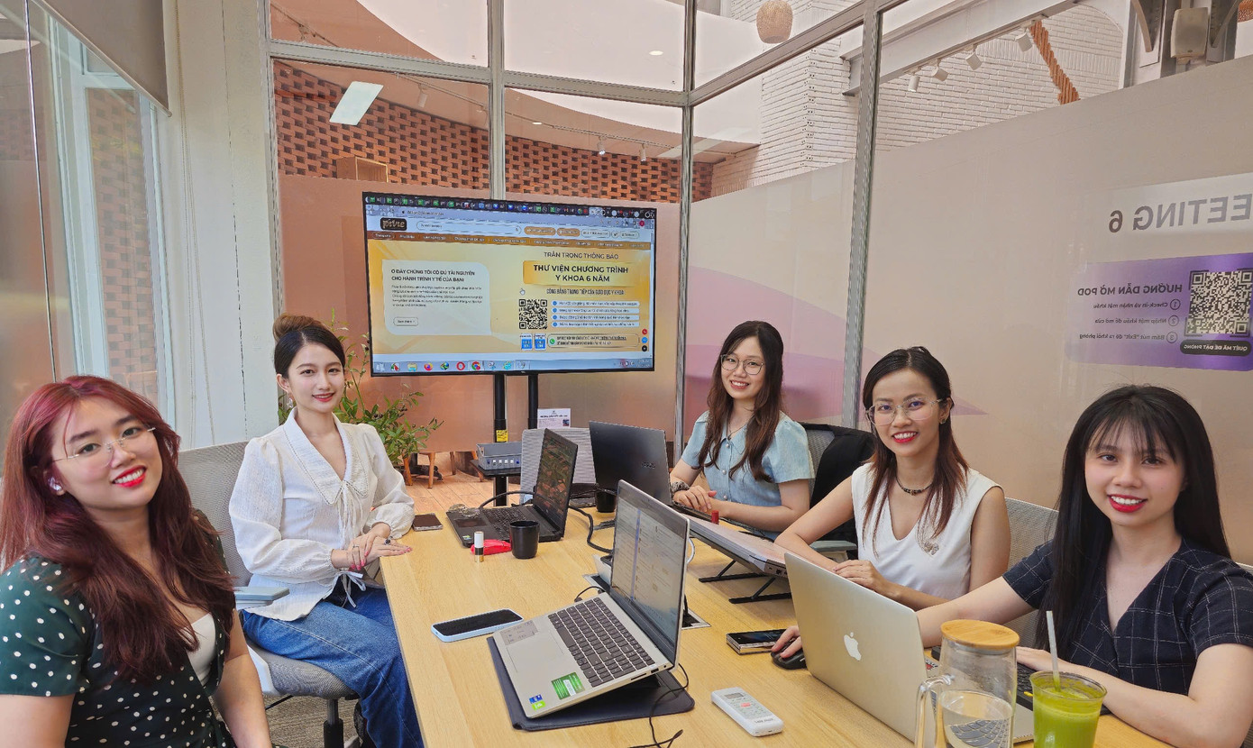 Ngay sau lễ tốt nghiệp, Vân Anh quyết định Nam tiến để xây dựng Pivie cùng đội ngũ tại TP Hồ Chí Minh.