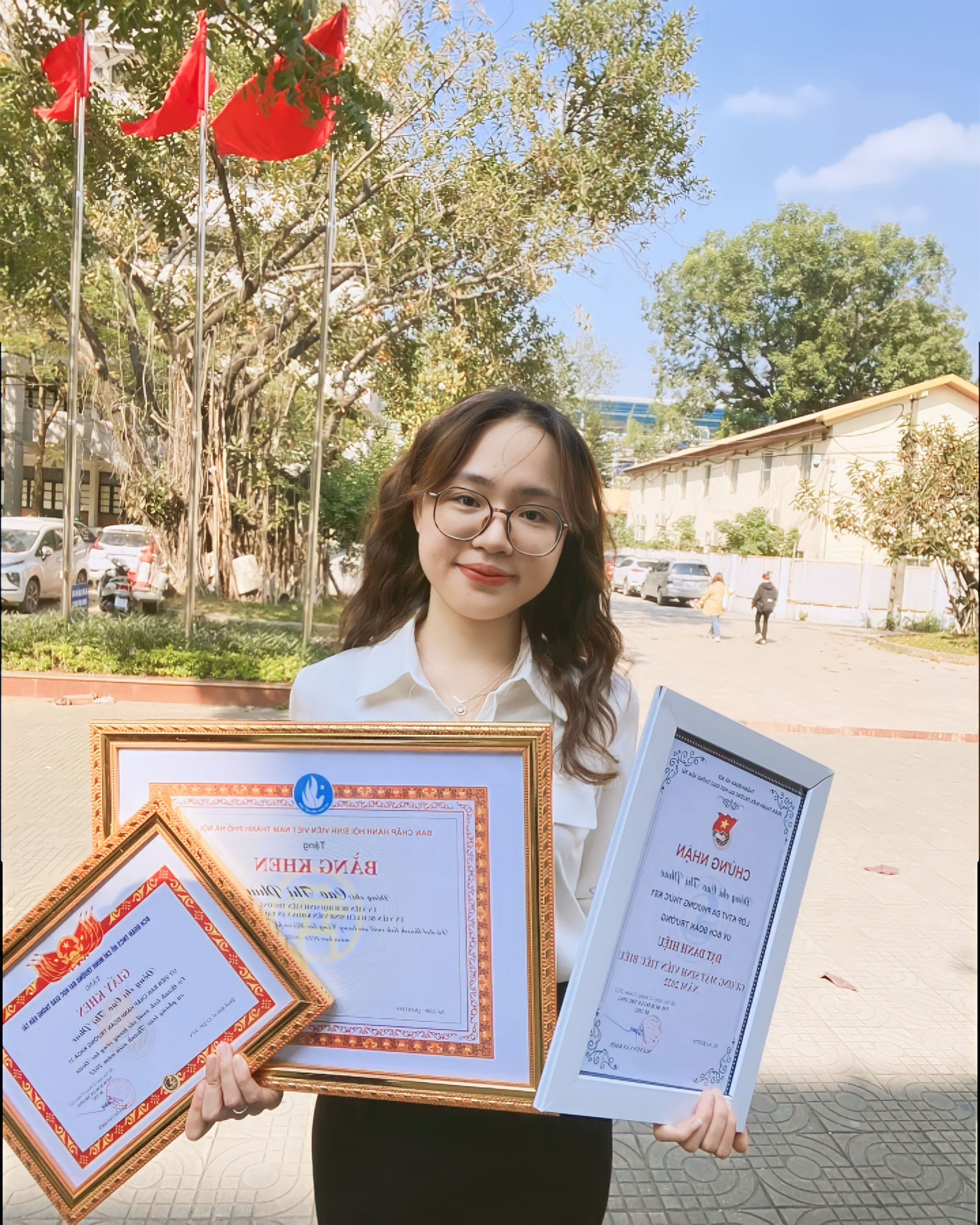 Cao Thị Phúc sinh năm 2002 là sinh viên năm cuối khoa Vận tải – Kinh tế, Trường Đại học Giao thông Vận tải.