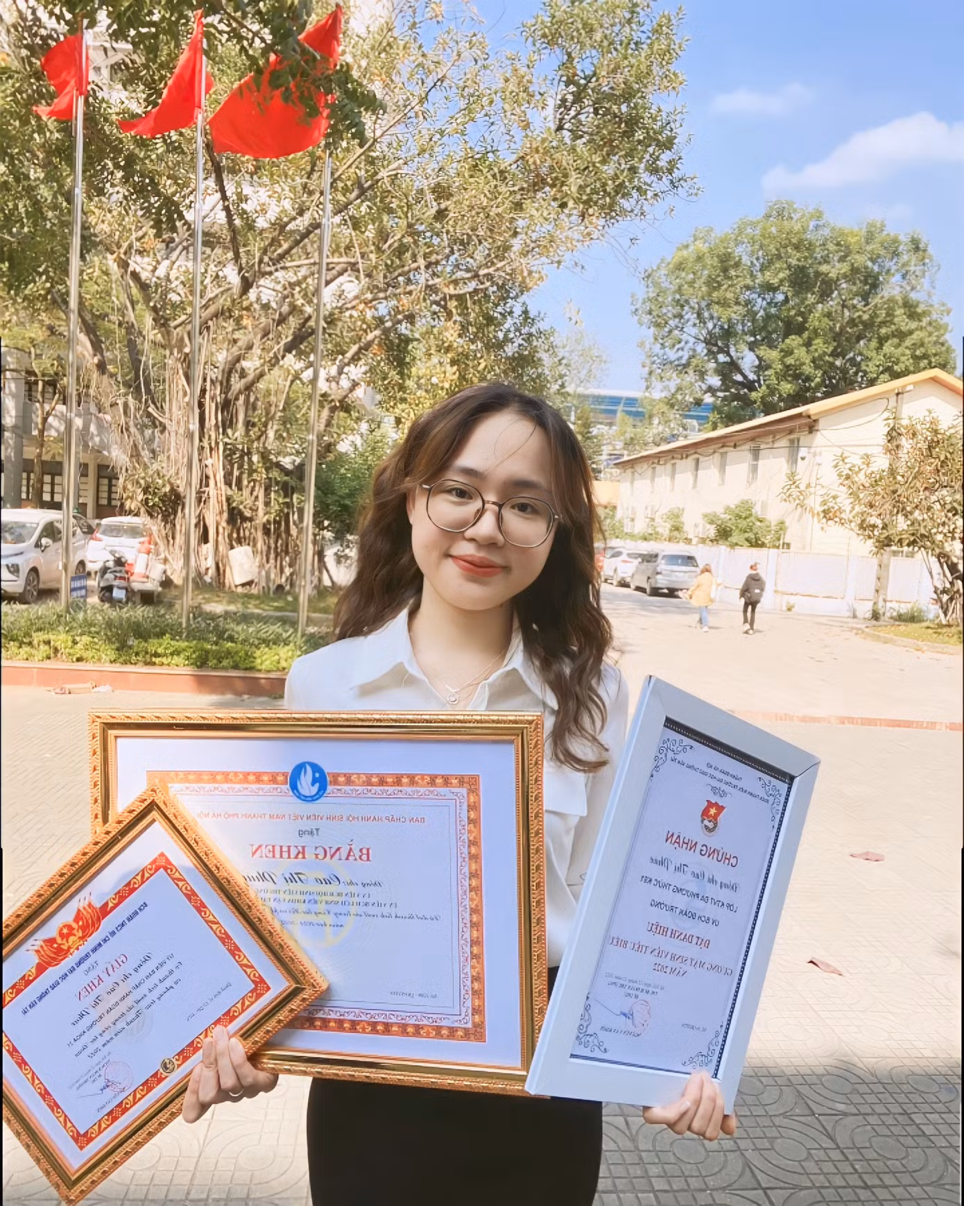 Cao Thị Phúc sinh năm 2002 là sinh viên năm cuối khoa Vận tải – Kinh tế, Trường Đại học Giao thông Vận tải.
