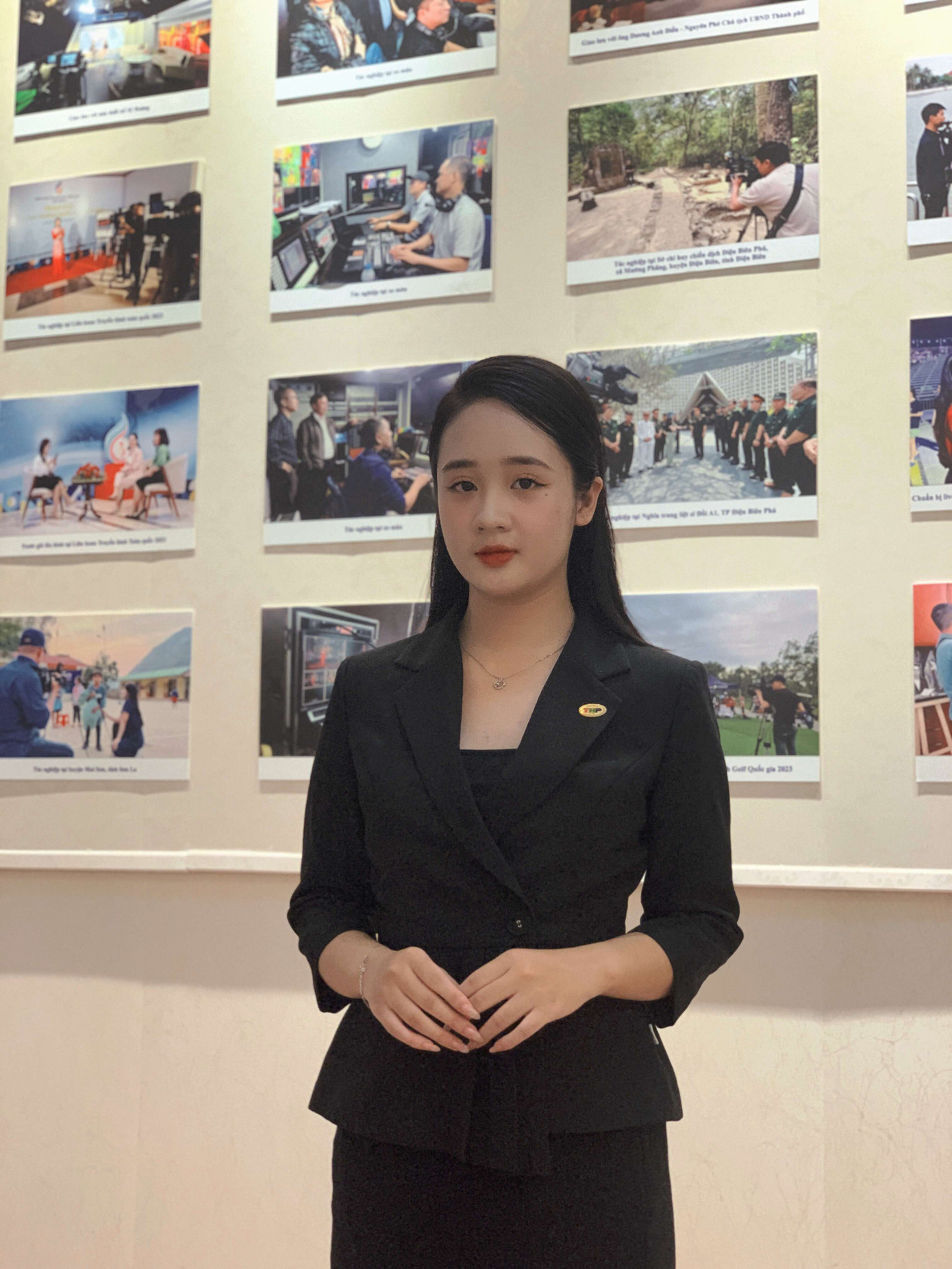 Lâm Anh đang là MC tại Đài Phát thanh - truyền hình Hải Phòng. Lâm Anh đang là MC tại Đài Phát thanh - truyền hình Hải Phòng.