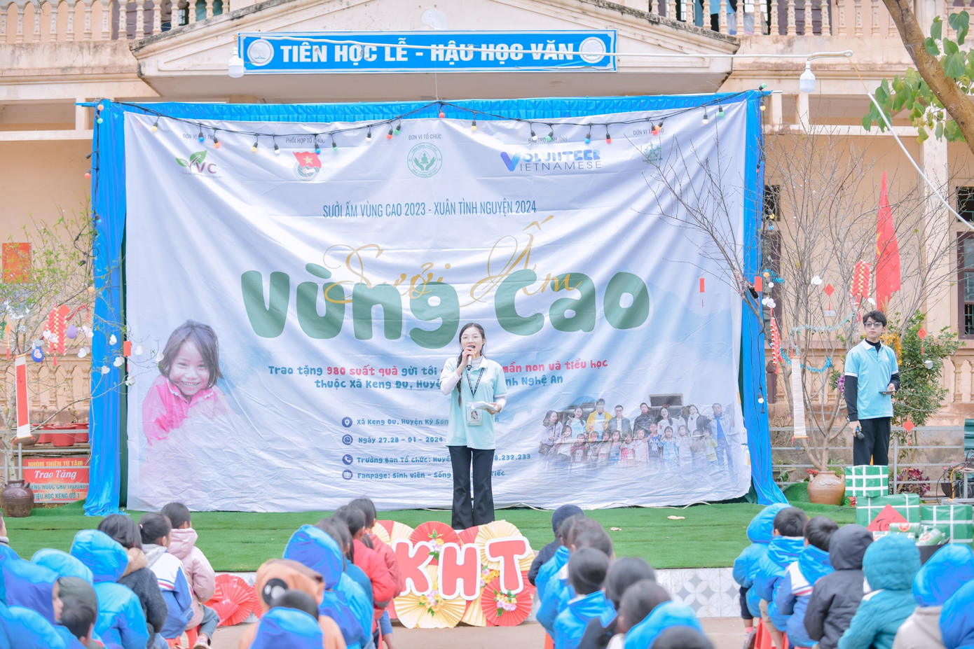 Nguyễn Thị Kim Thoa (Sinh viên năm 4, Học viện Báo chí và Tuyên truyền) - Phó Trưởng Ban tổ chức. Nguyễn Thị Kim Thoa (Sinh viên năm 4, Học viện Báo chí và Tuyên truyền) - Phó Trưởng Ban tổ chức.