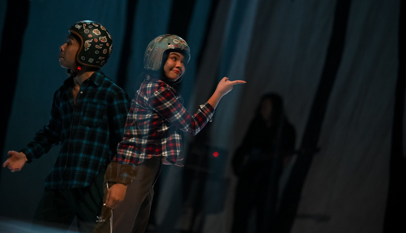 Đặc biệt, cột mốc quan trọng trong sự nghiệp của Thư chính là việc cô được chọn vào vai cô con dâu trong vở kịch sân khấu "Hồn Trương Ba, da hàng thịt".