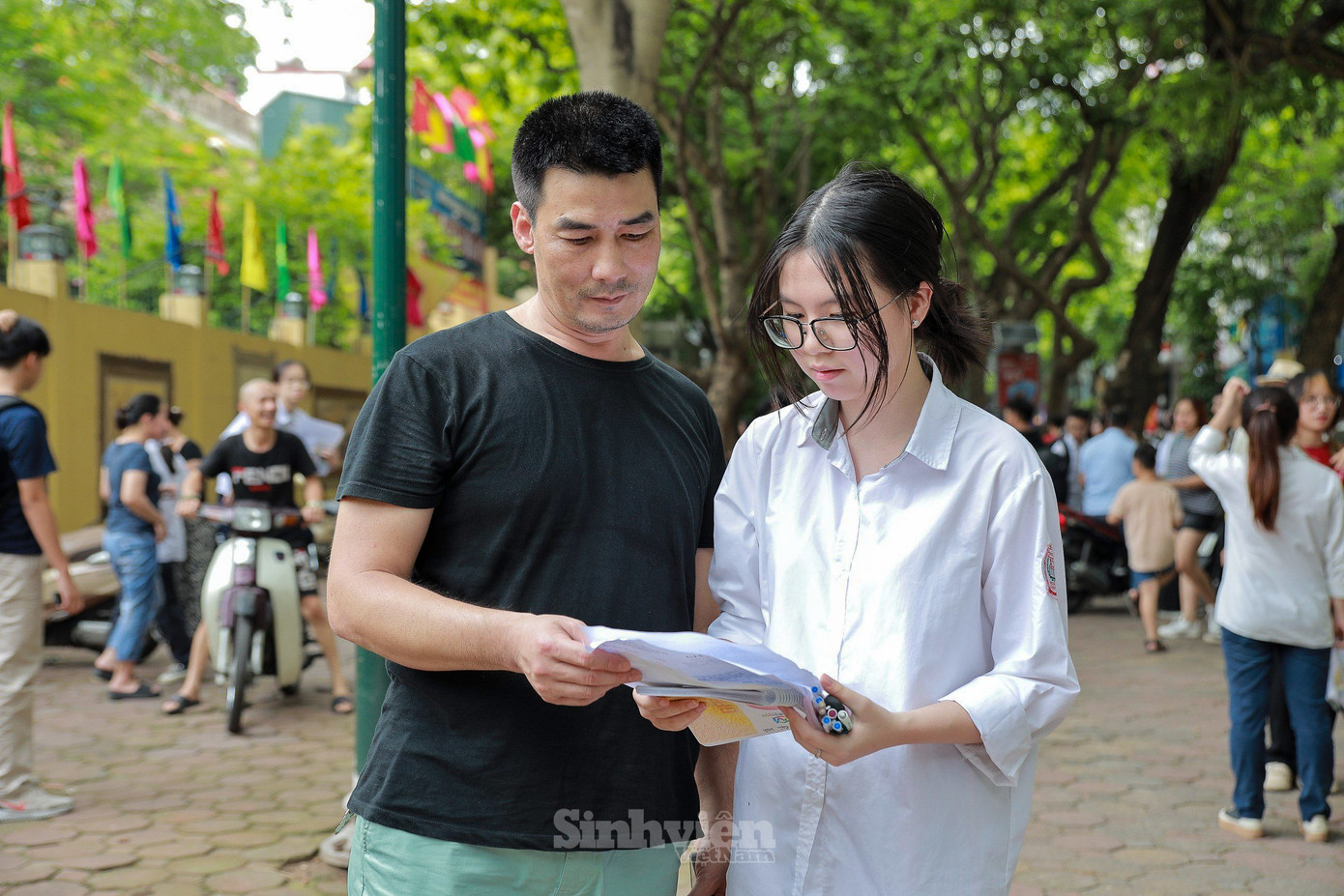 Chiều nay, các thí sinh tiếp tục bước vào môn thi thứ 2 - Ngoại ngữ (từ 14 giờ đến 15 giờ).