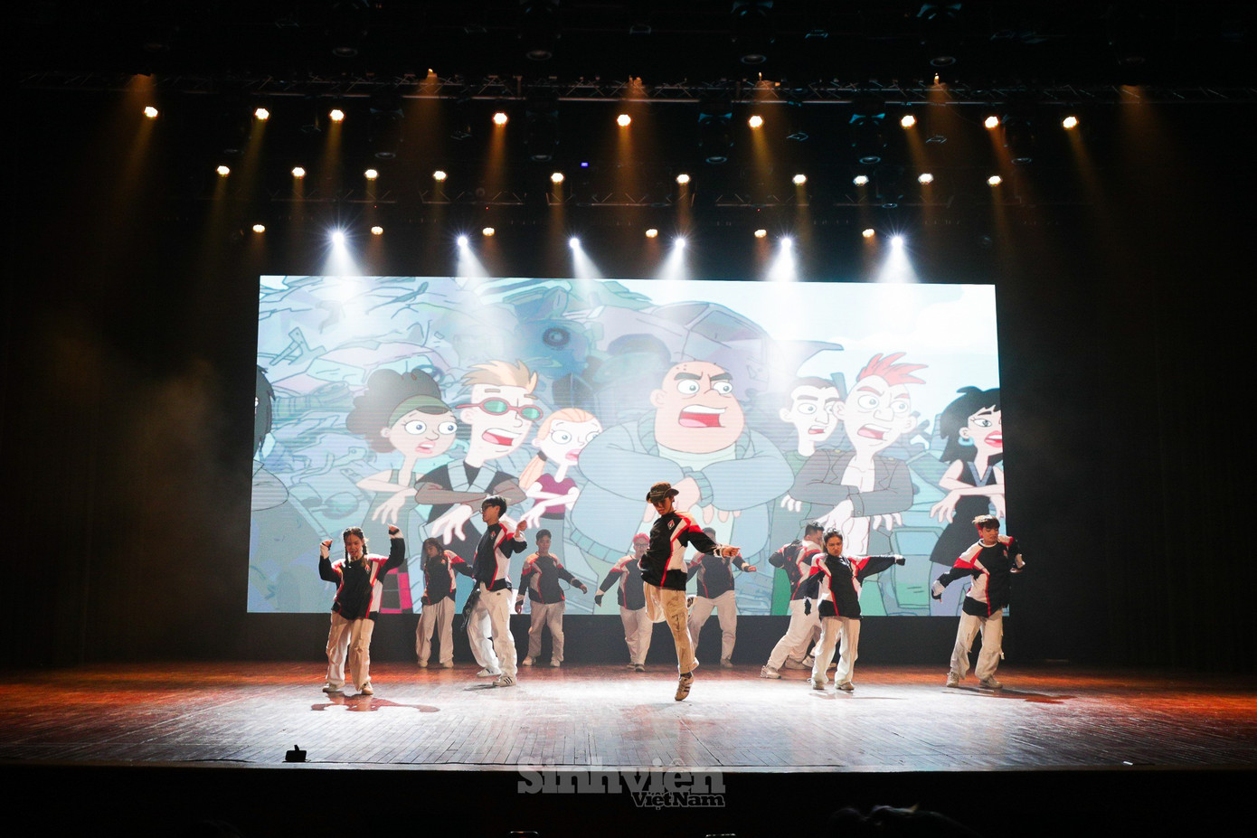 ACE CREW - những dancers trẻ mang đến câu chuyện về áp lực và khó khăn của chính họ trên con đường theo đuổi đam mê.