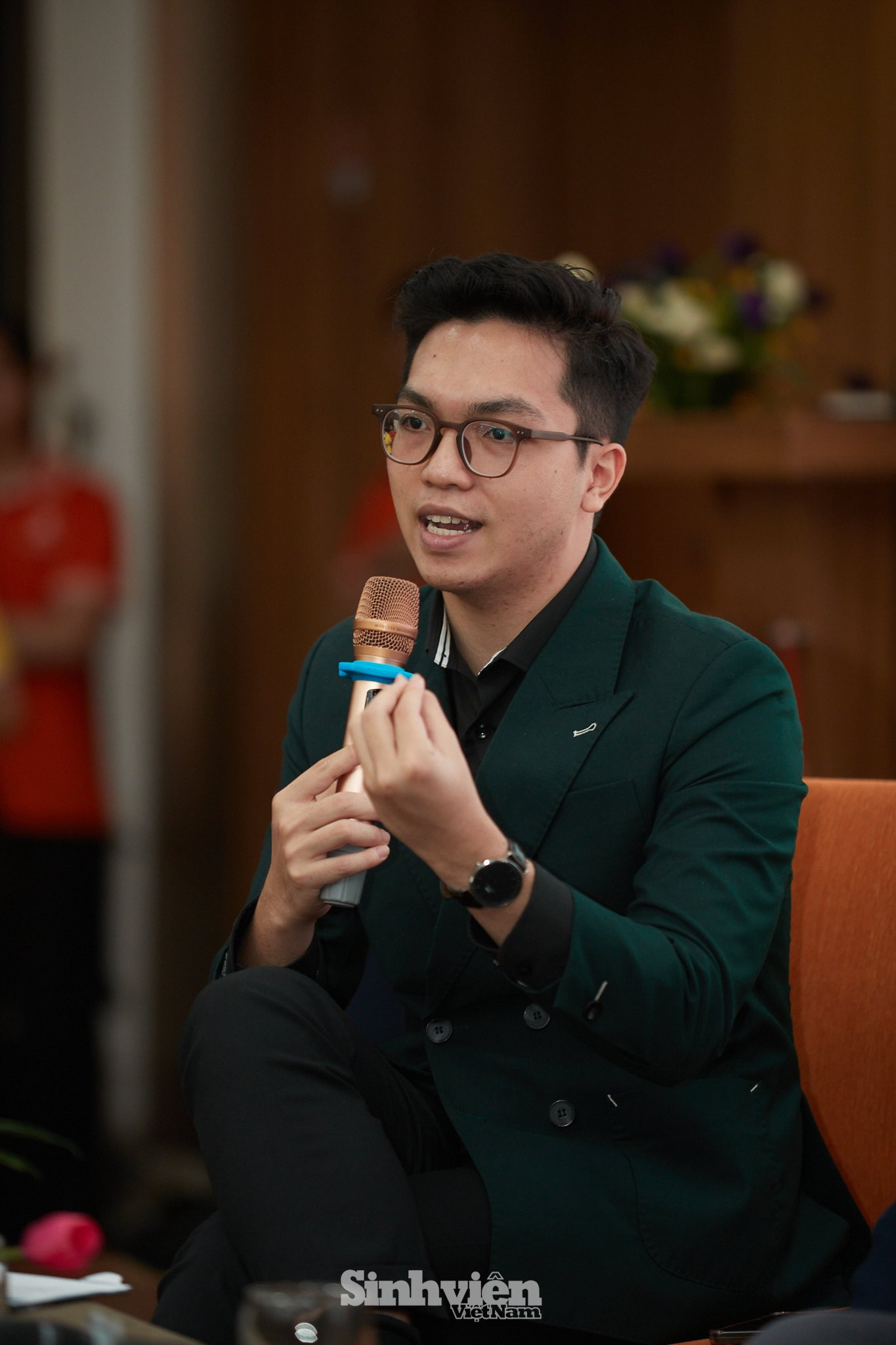 MC Xuân Hiếu: “Các bạn sinh viên cần chọn lối đi riêng, con đường “ngách” để phát triển, hiểu được U.S.P của mình để tìm ra con đường đó.”