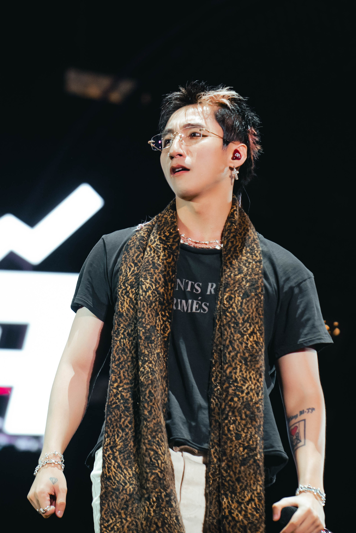 Visual Sơn Tùng M-TP tại Modern show tối qua.