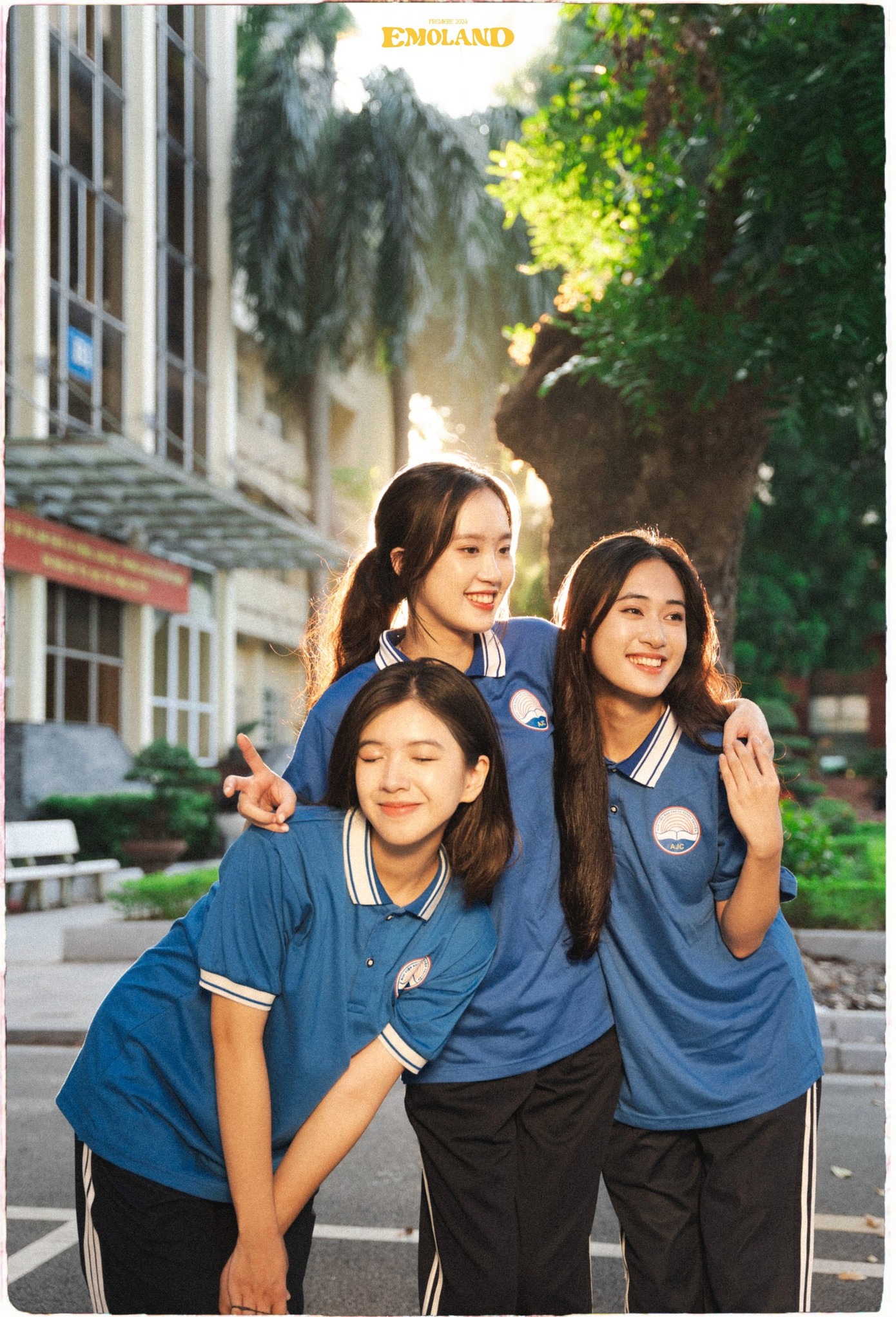 Những kỷ niệm tuổi trẻ như những cuốn phim quay chậm, mãi mãi khắc sâu trong tâm trí chúng ta.