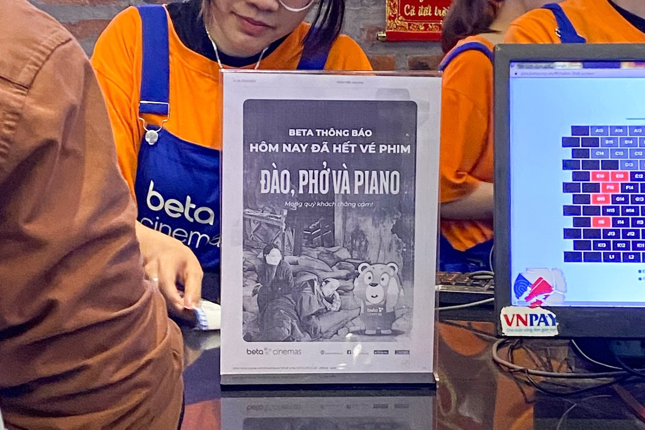 Rạp Beta Thanh Xuân phải ra thông báo hết vé trong ngày 22/2.