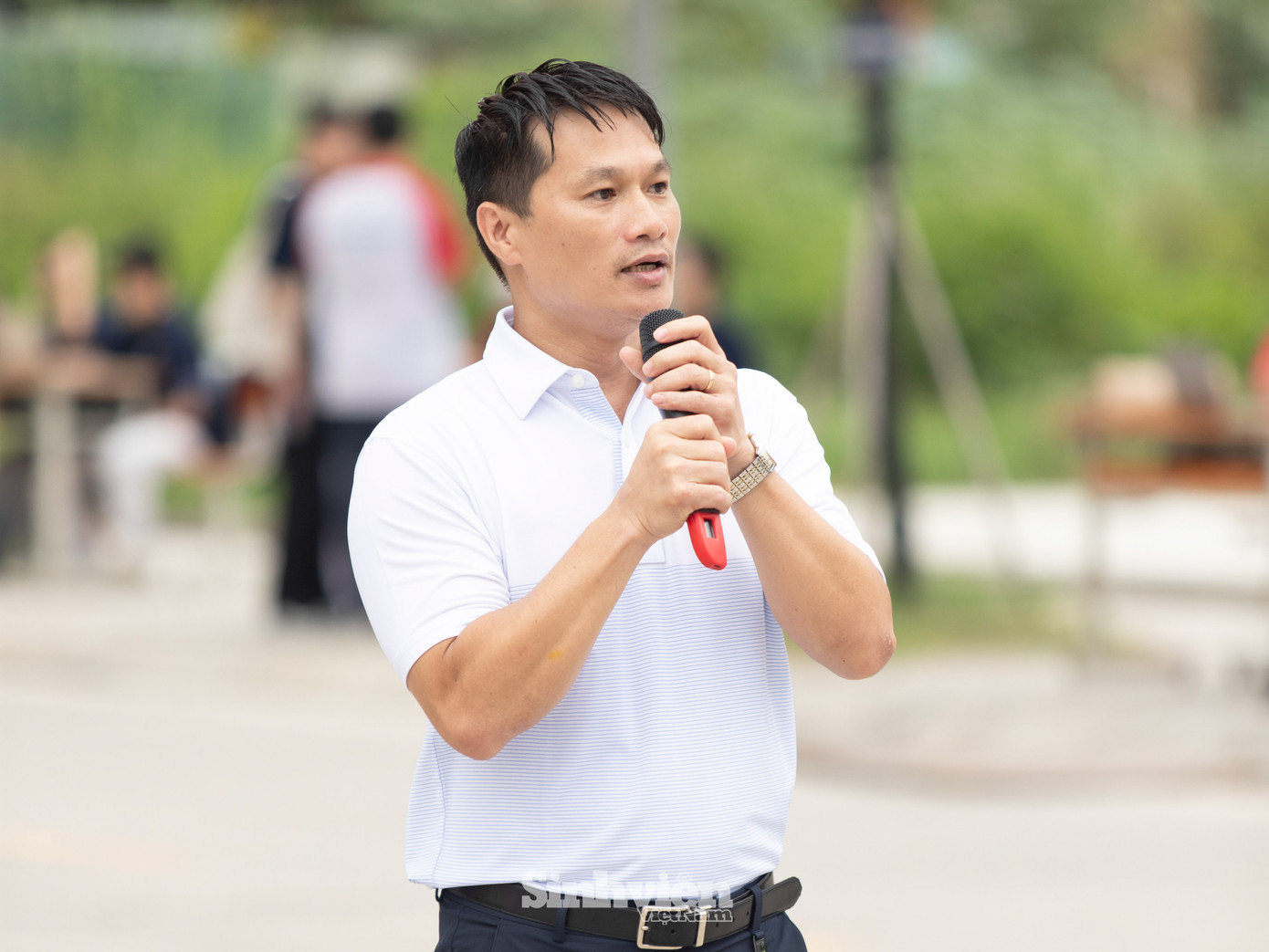 Ths. Đàm Tuấn Anh - Phó Chủ tịch Hội Thể thao Đại học và Chuyên nghiệp Học viện Tài chính phát biểu khai mạc giải chạy.