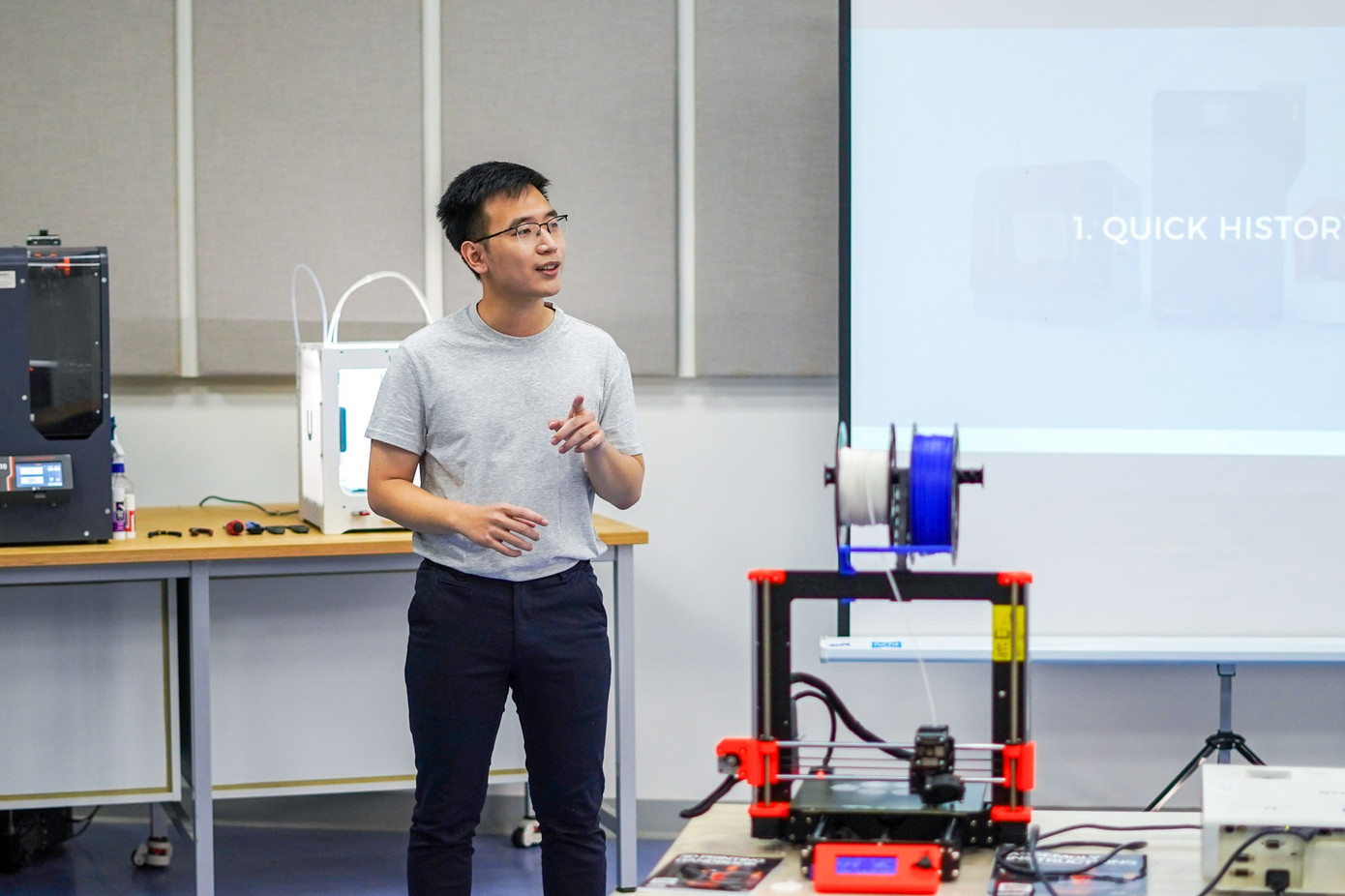 Minh Quân thuyết trình tại Workshop in 3D tại VinUni.