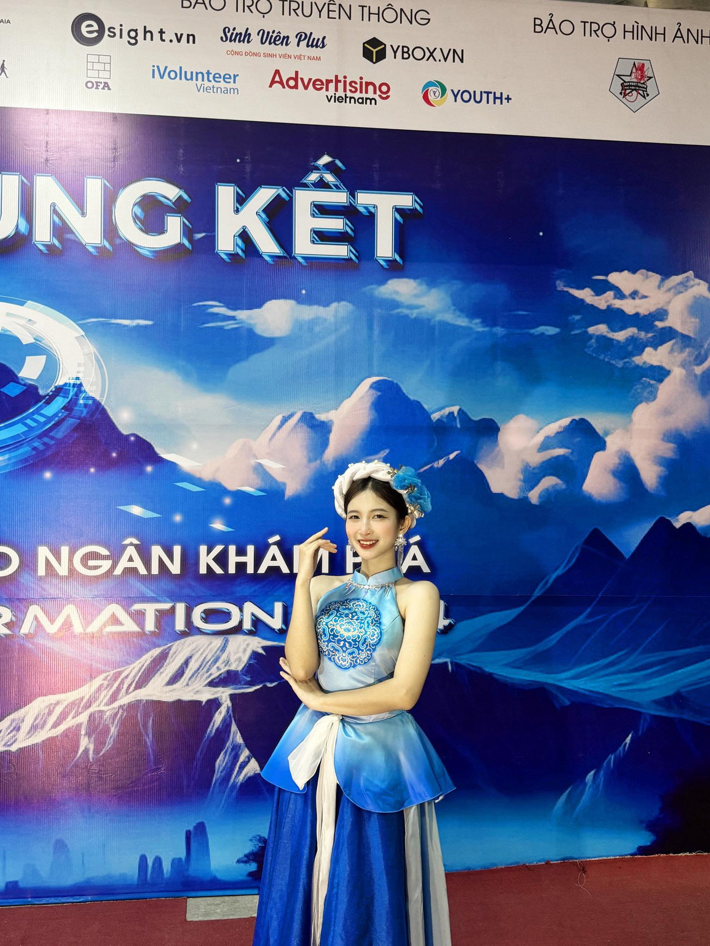 Thảo Vân đã giành được nhiều thành tích đáng nể cùng vô số giấy khen, bằng khen xuyên suốt gần 4 năm đại học. Thảo Vân đã giành được nhiều thành tích đáng nể cùng vô số giấy khen, bằng khen xuyên suốt gần 4 năm đại học.