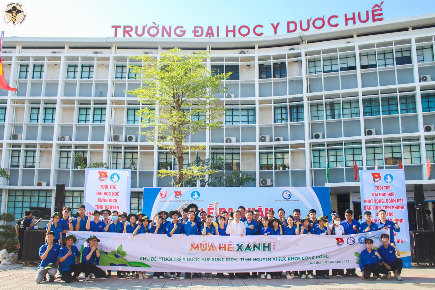 Tiên phong, nhiệt huyết với nhiều hoạt động vì cộng đồng, xã hội. Tiên phong, nhiệt huyết với nhiều hoạt động vì cộng đồng, xã hội.