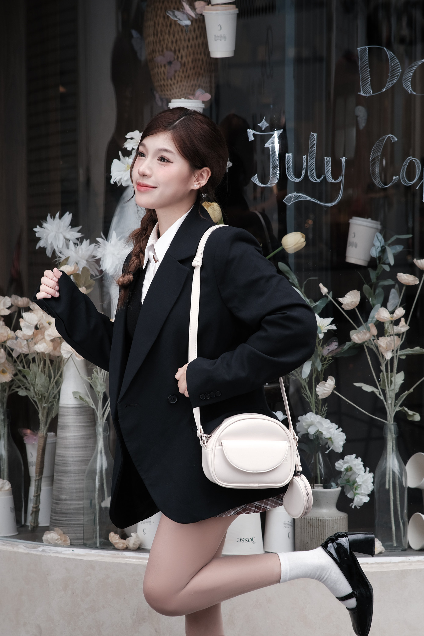 Nhiều lúc rối bời, mông lung nhưng Khánh Chi vẫn kiên định bước tiếp trên con đường mình đã chọn.