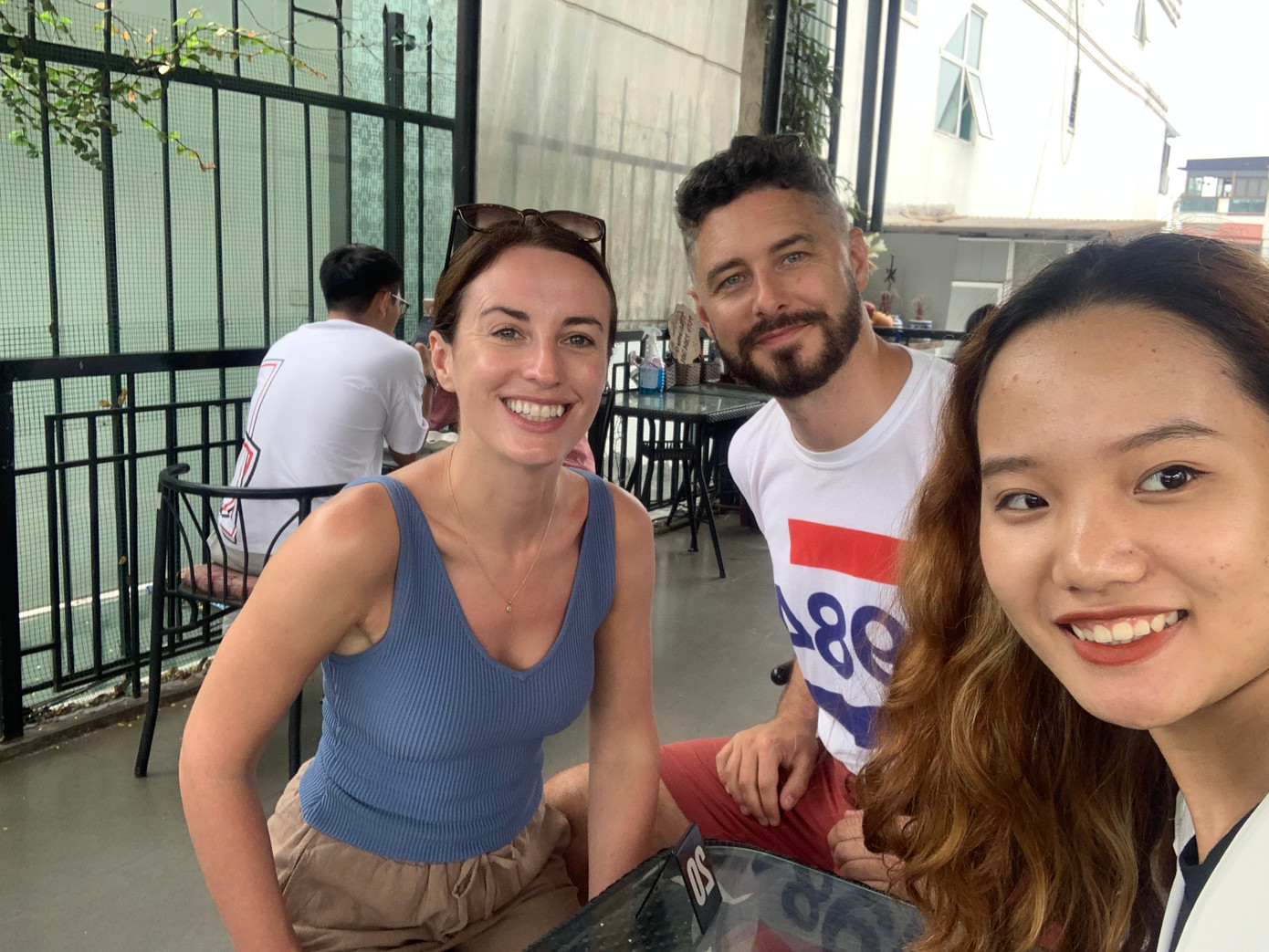 Ngọc Huyền trong vai trò phiên dịch viên. Ngọc Huyền trong vai trò phiên dịch viên.