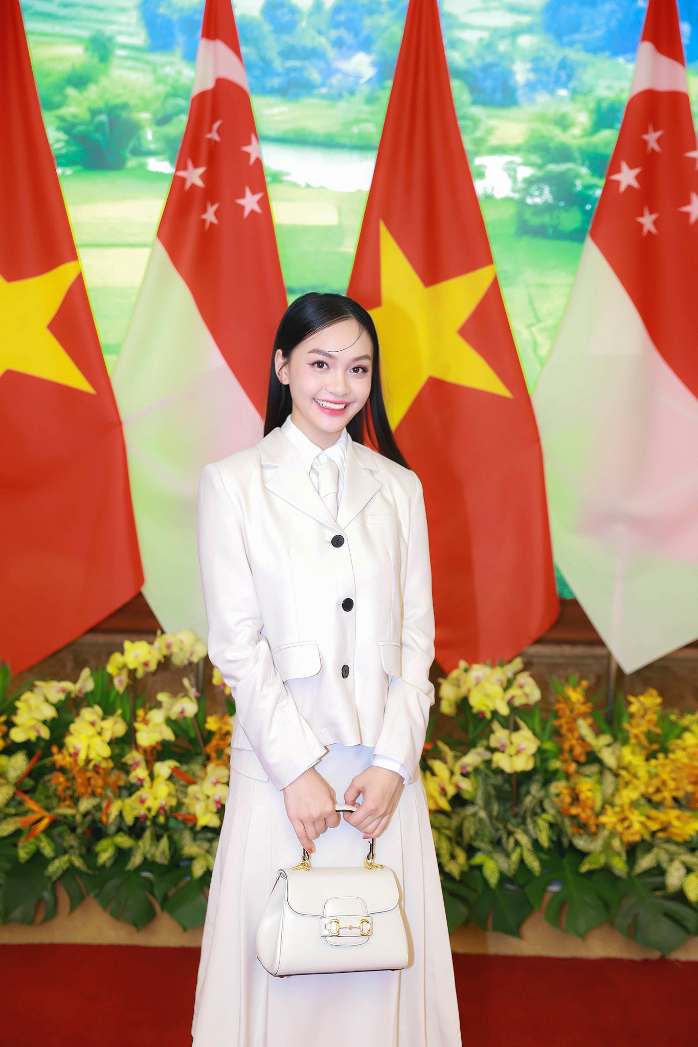 Năm 14 tuổi, cô đạt ngôi vị Quán quân Tuyệt đỉnh Song ca Nhí mùa 2.