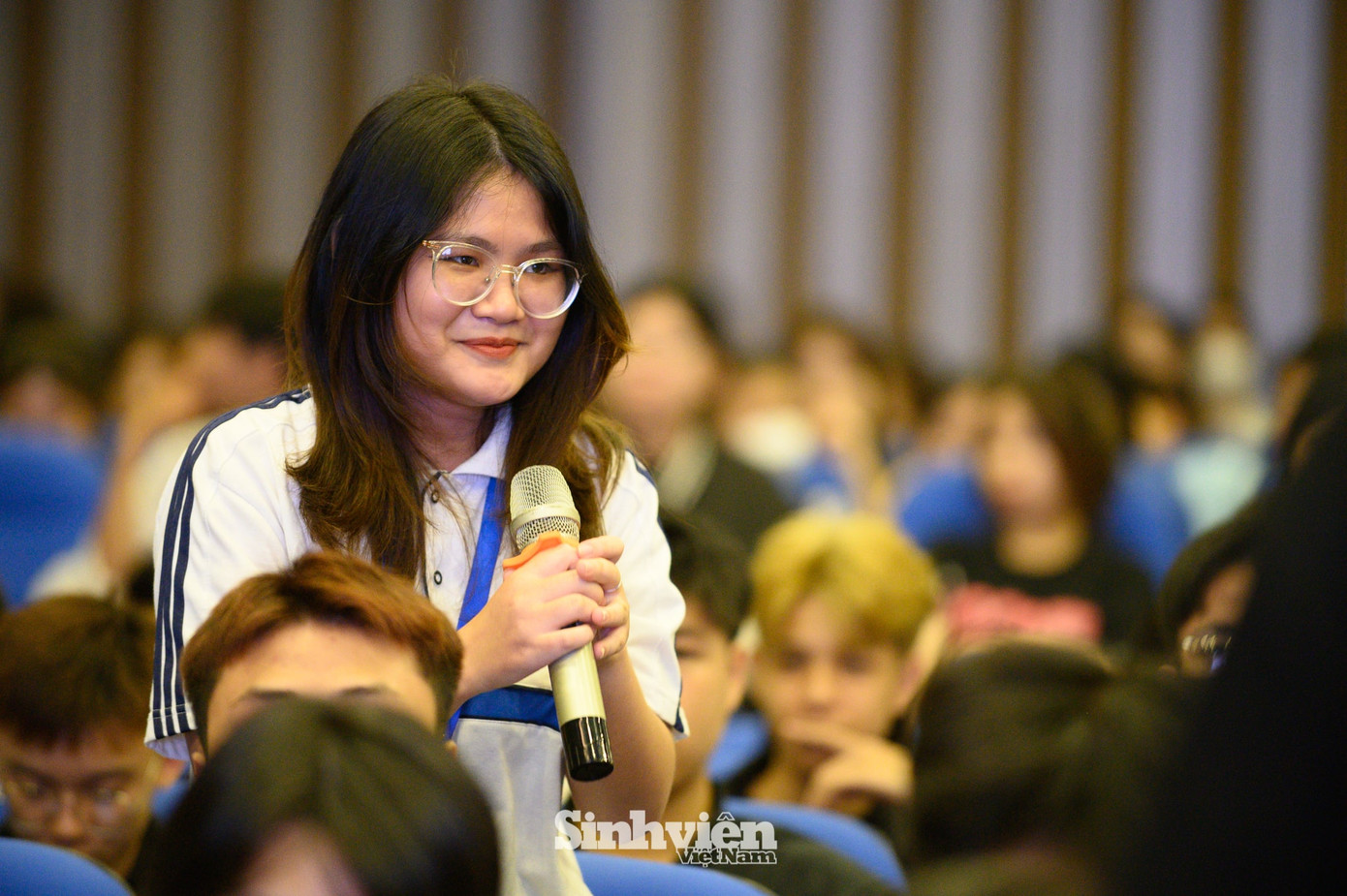 Buổi tọa đàm nhận được nhiều câu hỏi từ các bạn sinh viên của Học viện Hành chính Quốc gia. Buổi tọa đàm nhận được nhiều câu hỏi từ các bạn sinh viên của Học viện Hành chính Quốc gia.