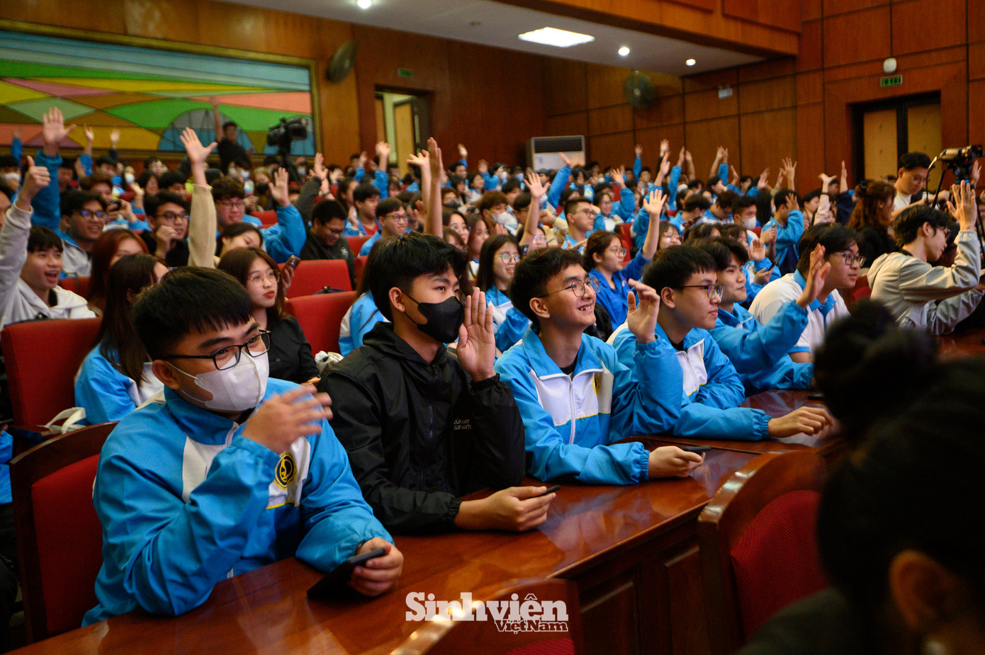 Sinh viên sôi nổi chia sẻ những mục tiêu sau đại học.