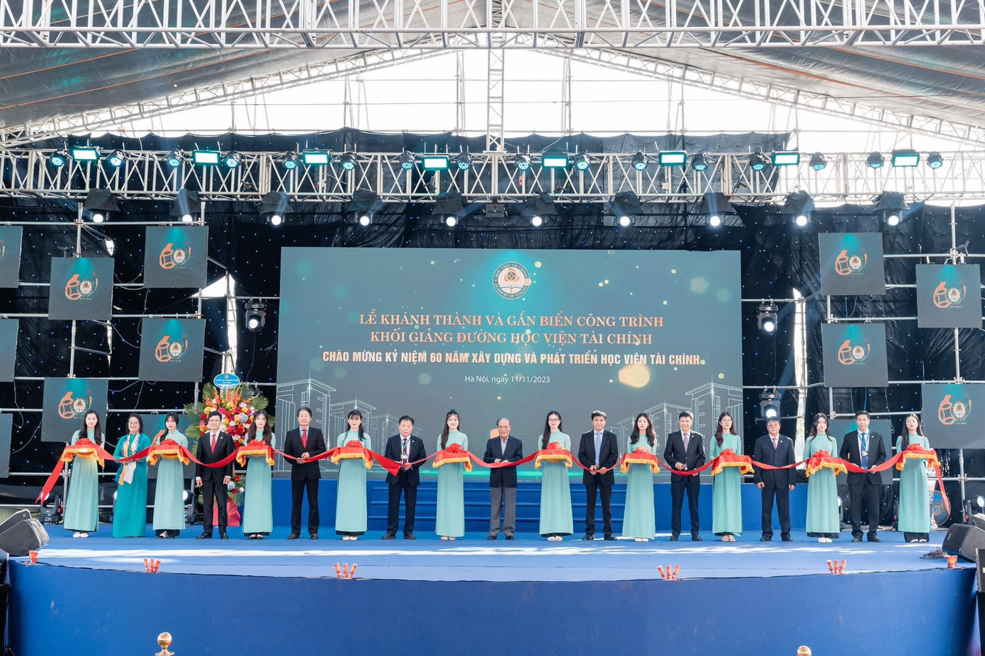 Học viện Tài chính tổ chức Lễ khánh thành và gắn biển công trình Khối giảng đường. Học viện Tài chính tổ chức Lễ khánh thành và gắn biển công trình Khối giảng đường.