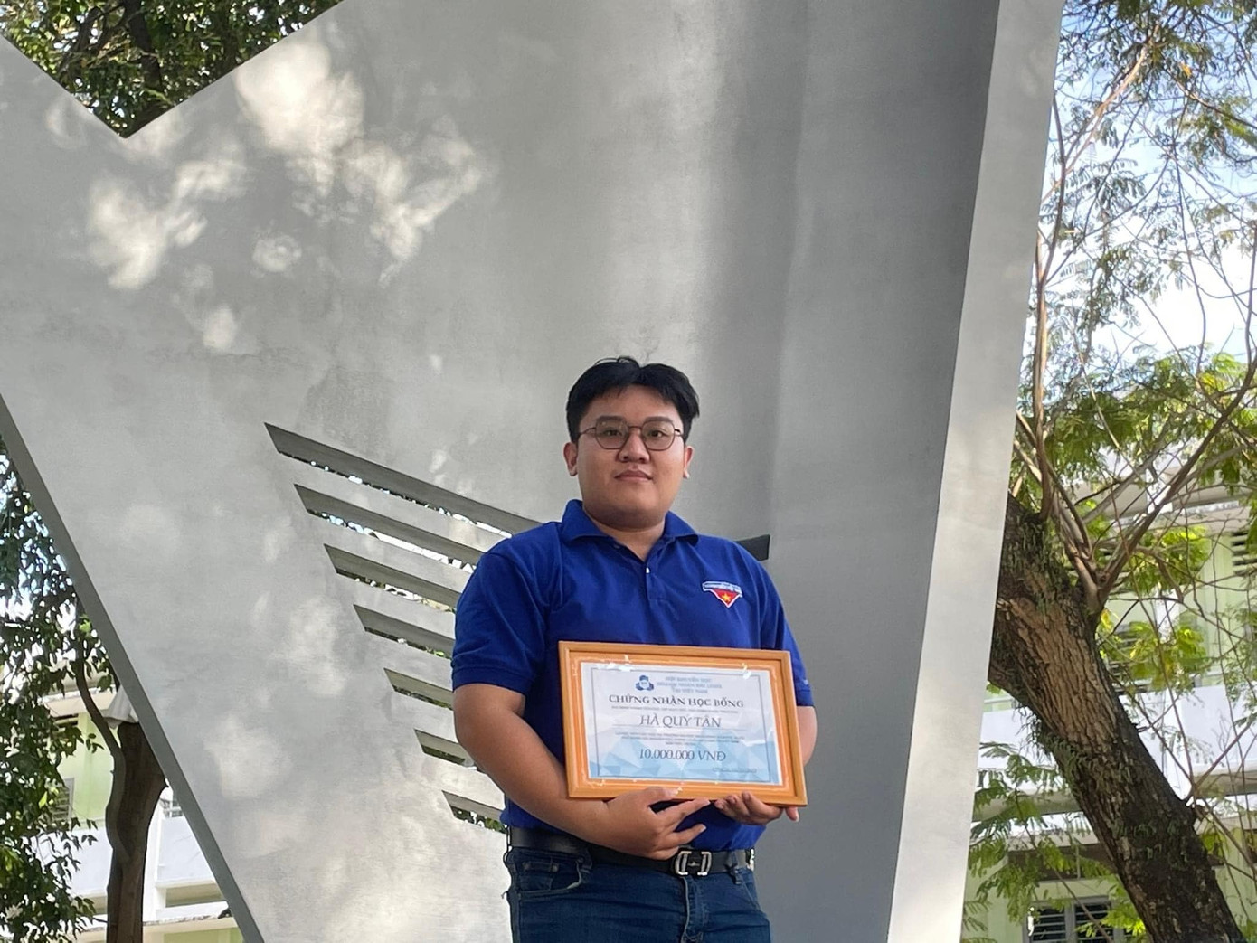 Tân cho rằng: “Tuổi trẻ là phải năng nổ, phải dám cống hiến”.