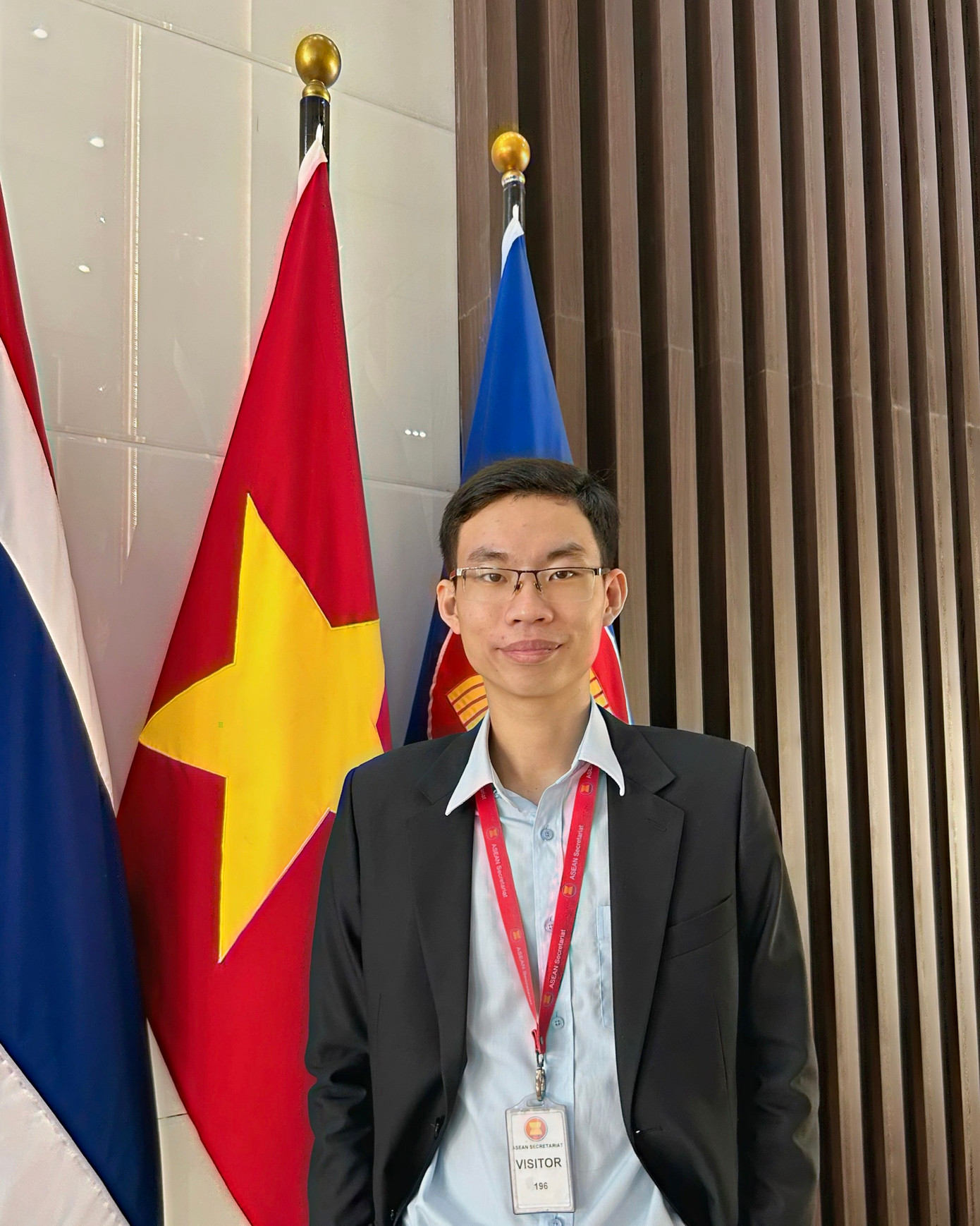 Nguyễn Thanh Hoàng là một trong hai Đại biểu thanh niên chính thức tham dự Hội nghị tổng kết Dự án Thanh niên Tình nguyện ASEAN với chủ đề: Thúc đẩy hợp tác thanh niên vì một ASEAN kiên cường tại Indonesia.