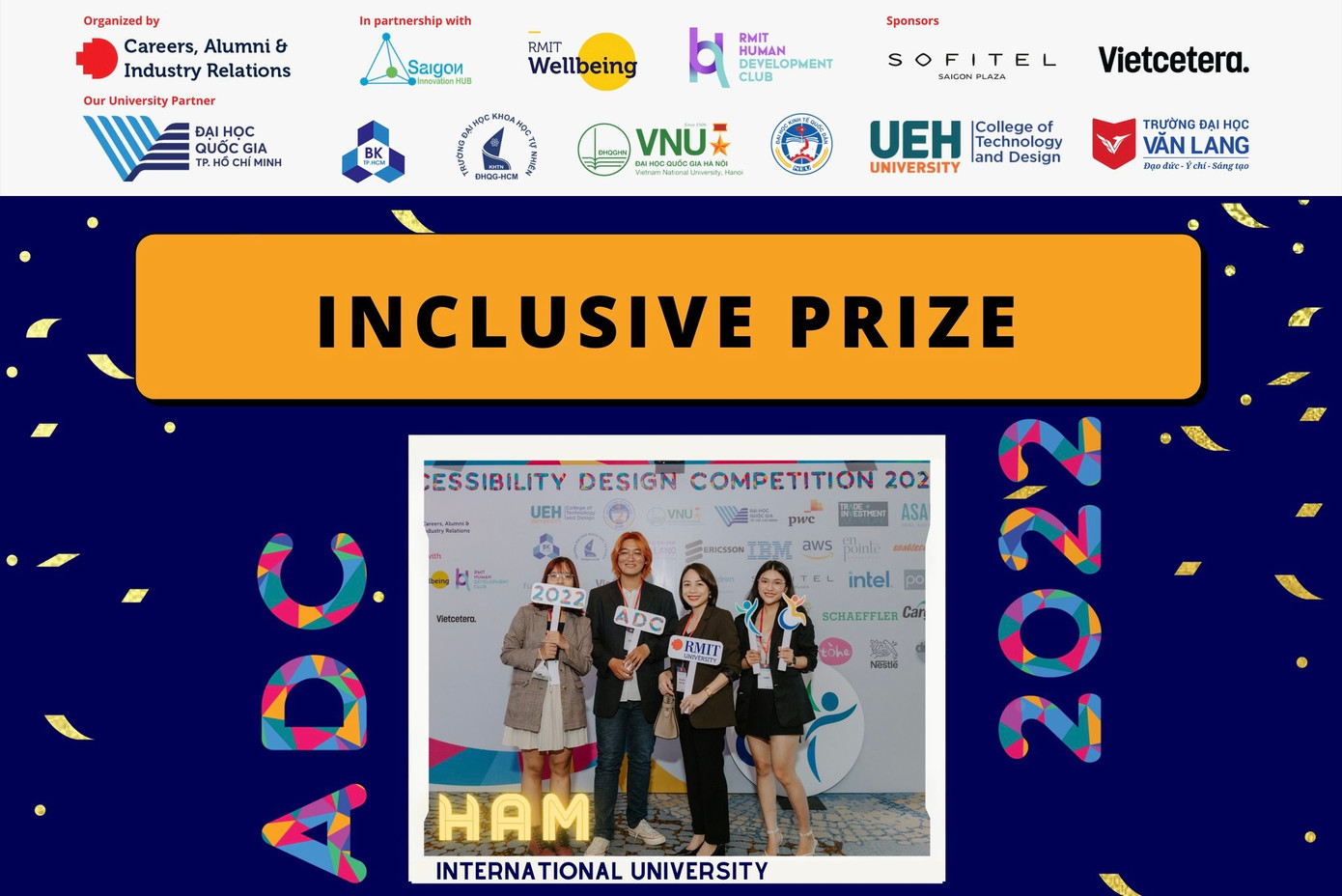 Trà My và thành viên nhóm nhận Giải khuyến khích Cuộc thi Accessibility Design Competition 2022.