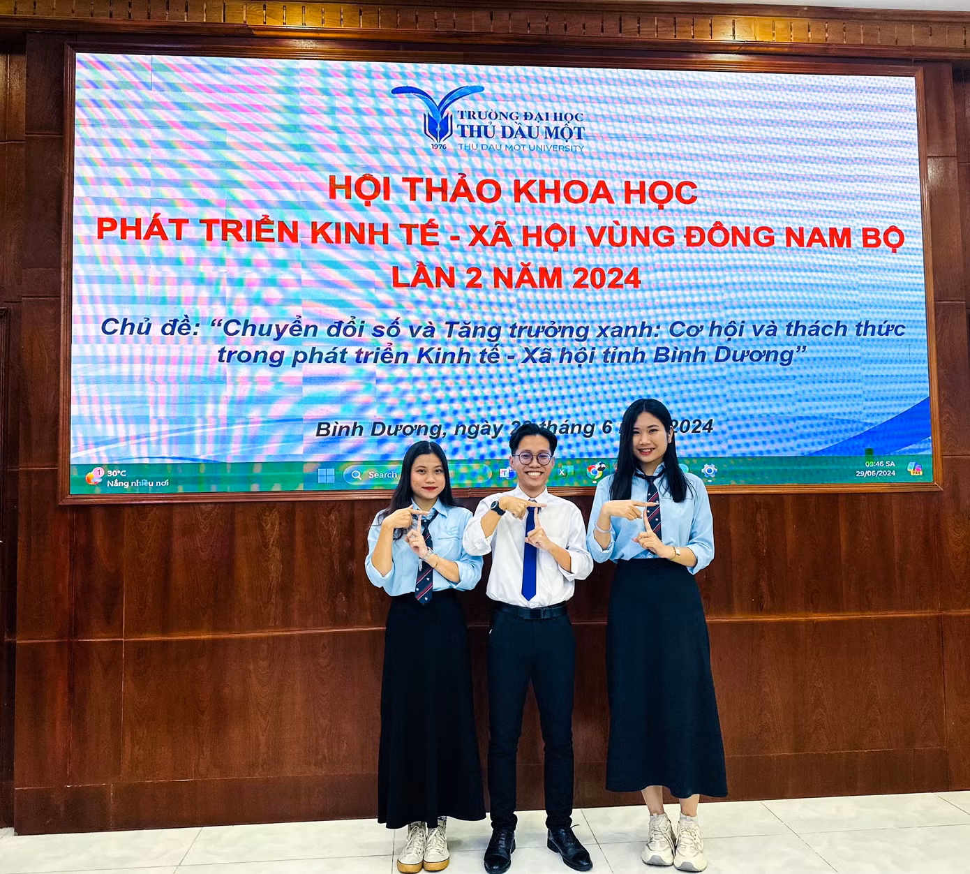 Cùng nhóm tác giả tham gia báo cáo tham luận tại Hội thảo khoa học quốc gia "Phát triển kinh tế - xã hội vùng Đông Nam Bộ lần 2 năm 2024".