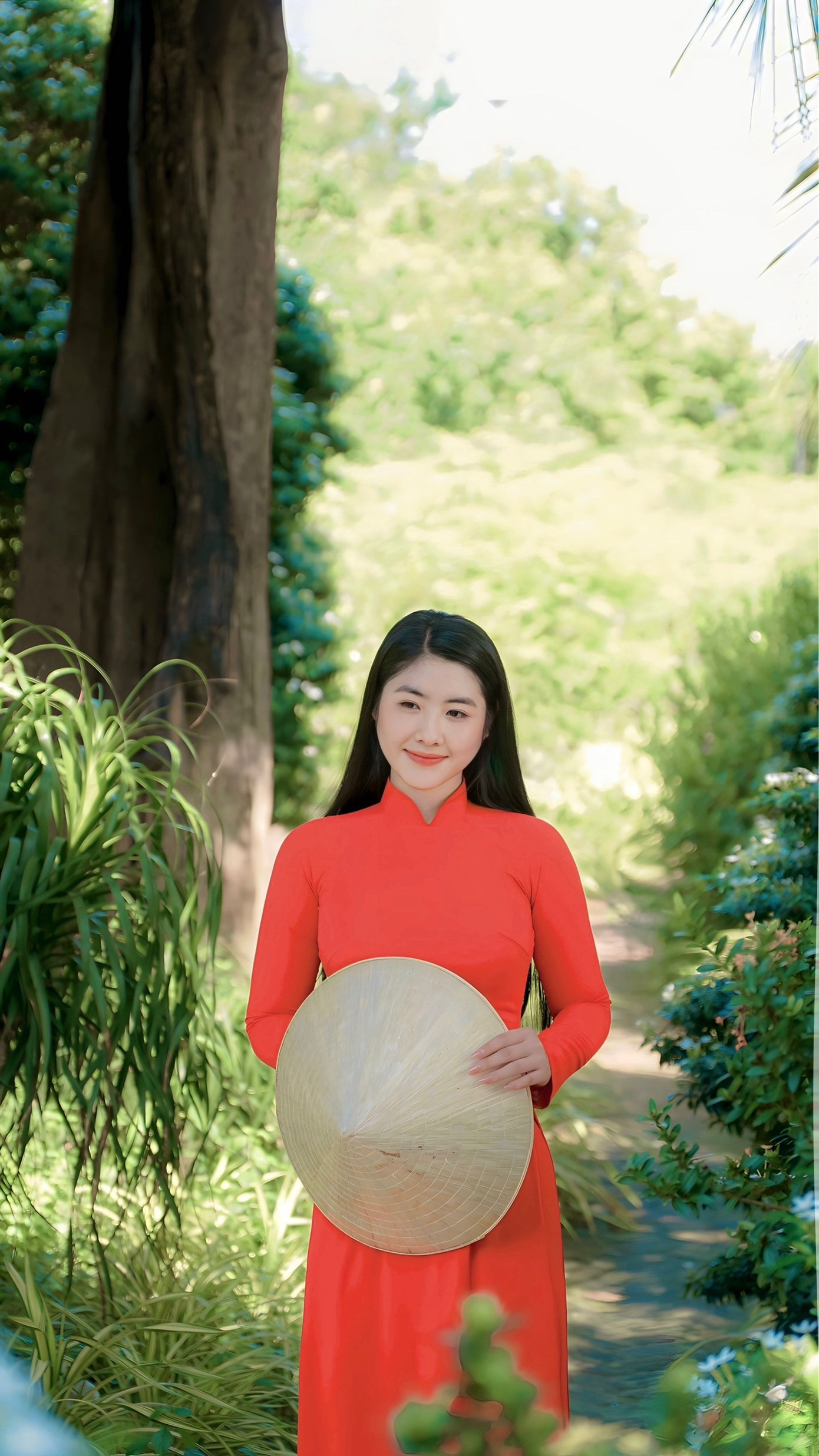 Triệu Vy là lễ tân tại Khu Du Lịch Sinh Thái Cồn Én tại tỉnh An Giang.