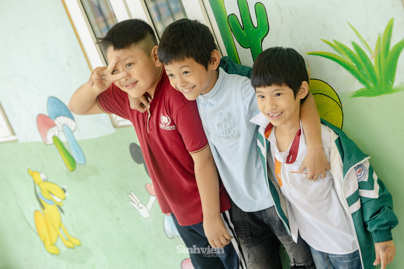 Trong lớp, mỗi em một màu sắc, một tính cách và ‘tình trạng’ khác nhau. Cô giáo như người mẹ đông con, hiểu từng đứa con để các con “hợp tác”. Trong lớp, mỗi em một màu sắc, một tính cách và ‘tình trạng’ khác nhau. Cô giáo như người mẹ đông con, hiểu từng đứa con để các con “hợp tác”.