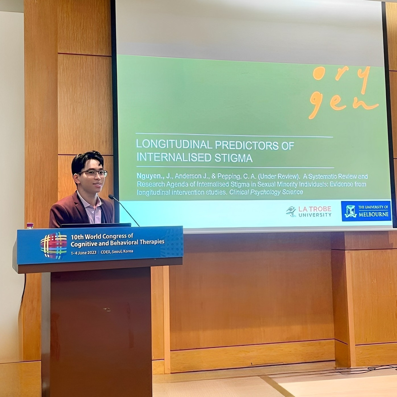 Nguyễn Đức Duy (Josh Nguyen) đang học chương trình tiến sĩ tâm lý tại Đại Học Melbourne. Nguyễn Đức Duy (Josh Nguyen) đang học chương trình tiến sĩ tâm lý tại Đại Học Melbourne.