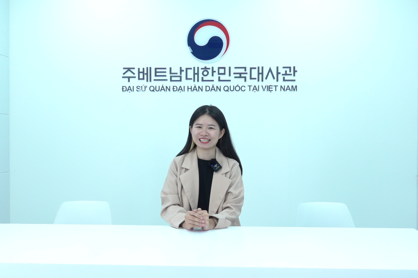 Thu Oanh xuất hiện trong loạt video về ngôn ngữ và văn hoá Hàn Quốc.