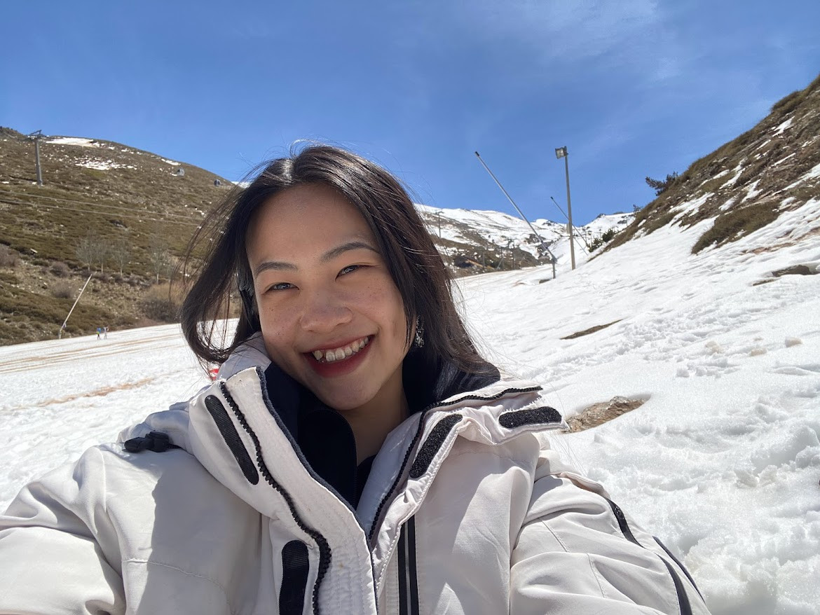 Du lịch tại núi tuyết Sierra Nevada - Granada.