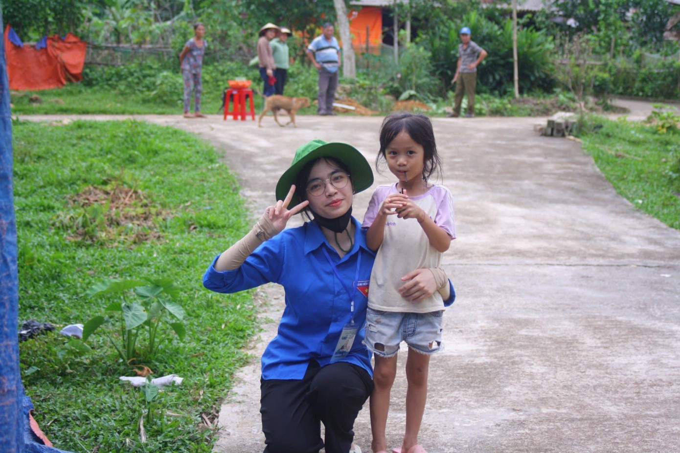 Nguyễn Thị Mai Thanh cảm nhận được ý nghĩa của hoạt động tình nguyện. Nguyễn Thị Mai Thanh cảm nhận được ý nghĩa của hoạt động tình nguyện.