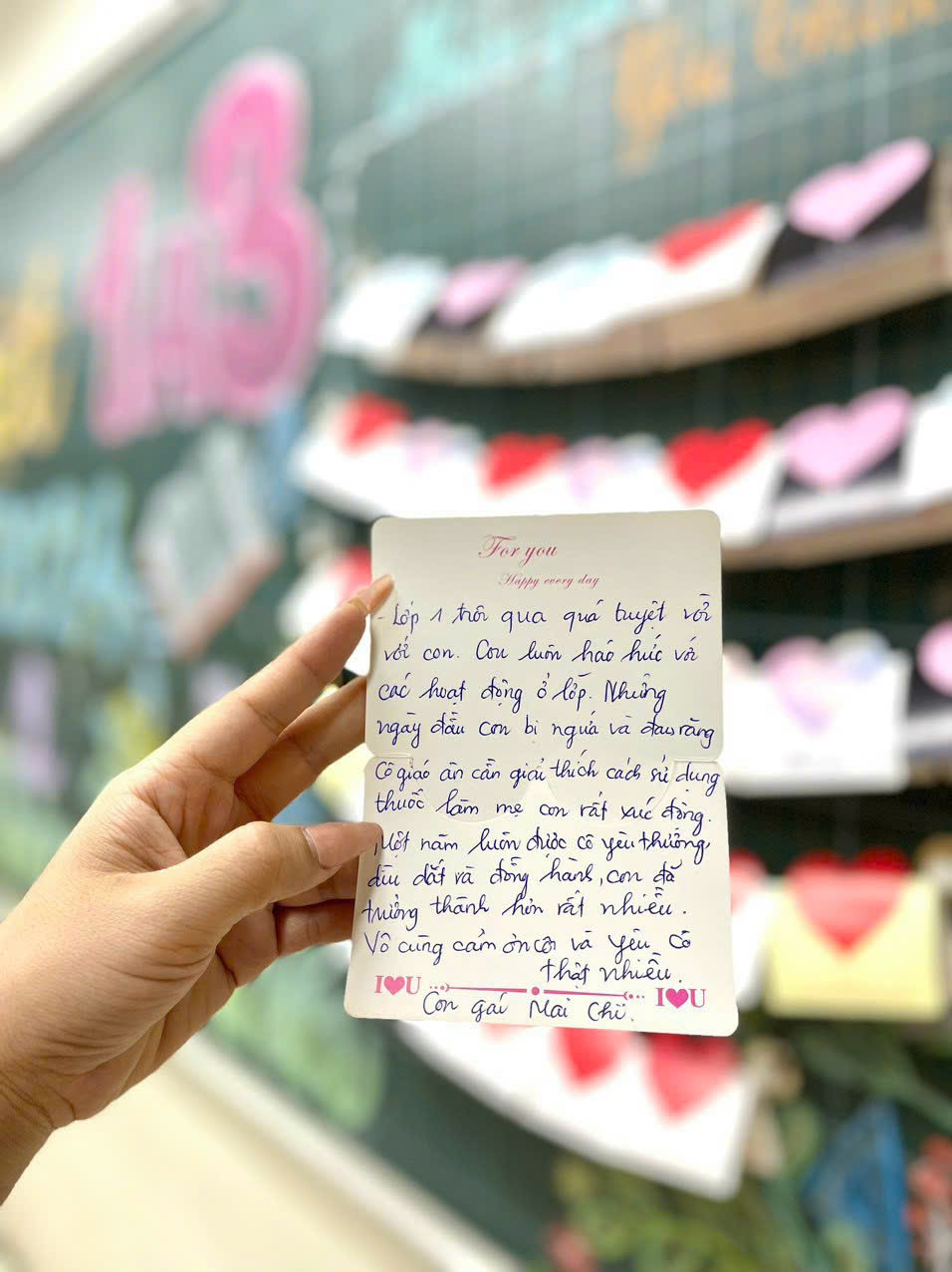 Thích thú lễ 'tốt nghiệp' lớp 1 đầy màu sắc của cô giáo 9X ảnh 3 Thích thú lễ 'tốt nghiệp' lớp 1 đầy màu sắc của cô giáo 9X ảnh 3