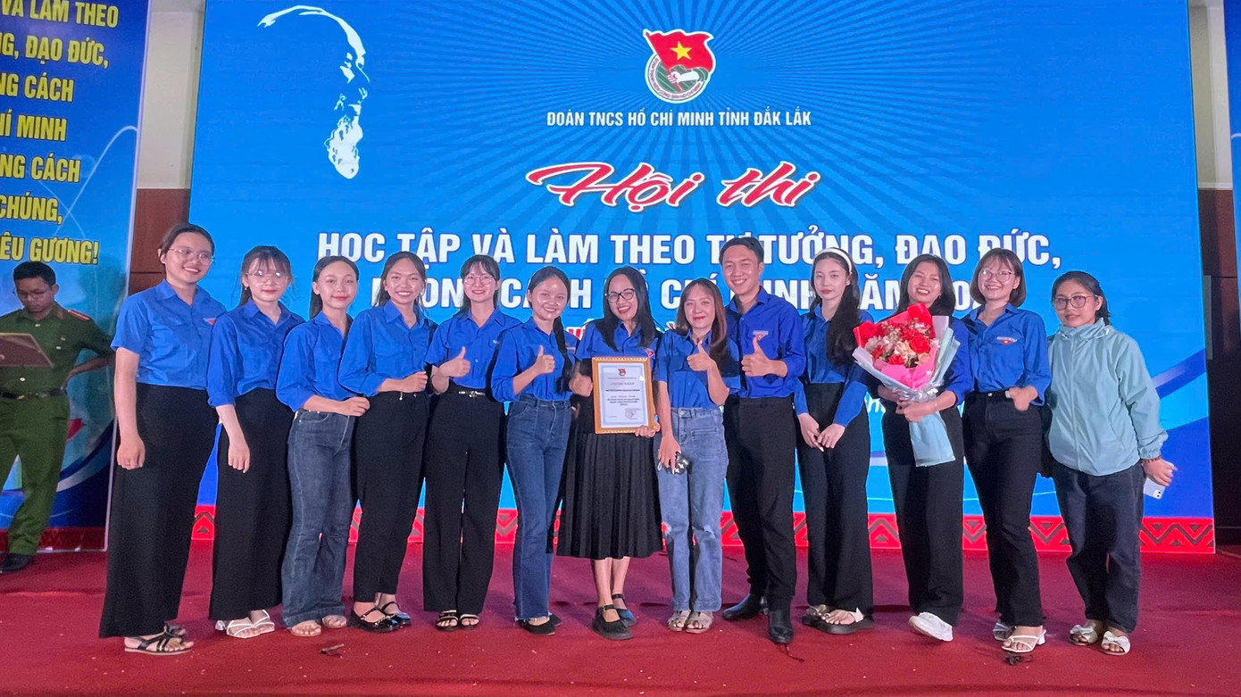 Yến Vi tham gia cuộc thi Học tập và làm theo tư tưởng, đạo đức Hồ Chí Minh.