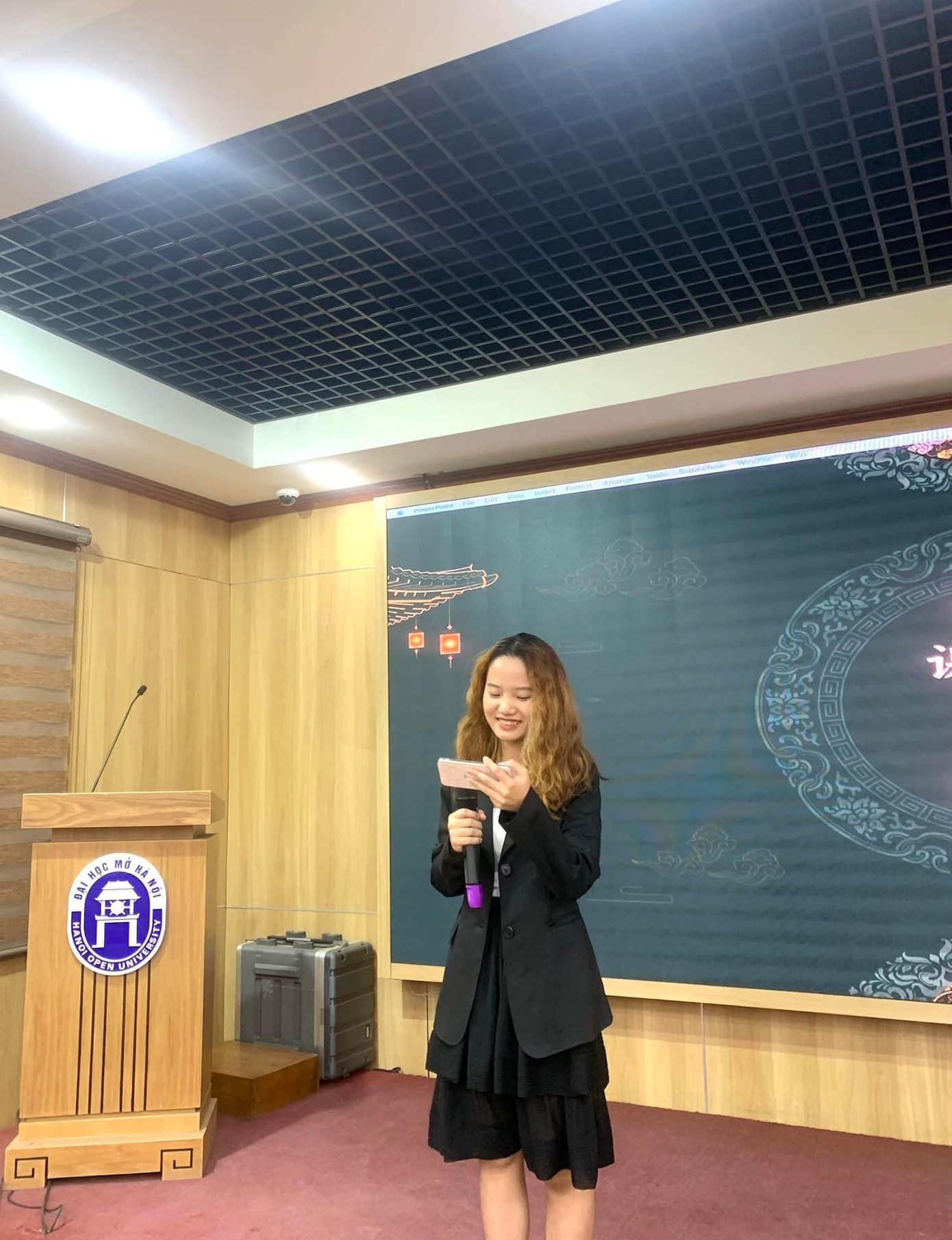 Ngọc Huyền trong vòng loại cuộc thi "Nhịp cầu Hán ngữ". Ngọc Huyền trong vòng loại cuộc thi "Nhịp cầu Hán ngữ".