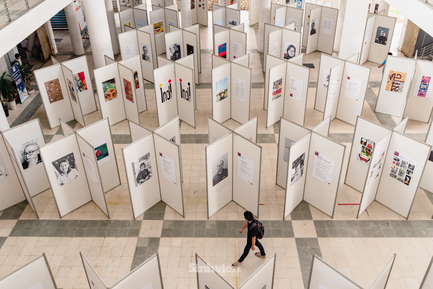 Khu vực trưng bày tác phẩm của các nhà thiết kế trong nước và quốc tế.