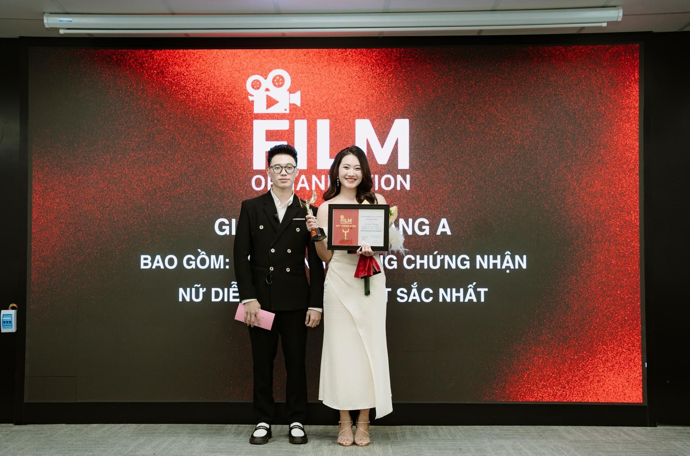 Minh Phương đạt giải thưởng Nữ diễn viên trẻ xuất sắc nhất.