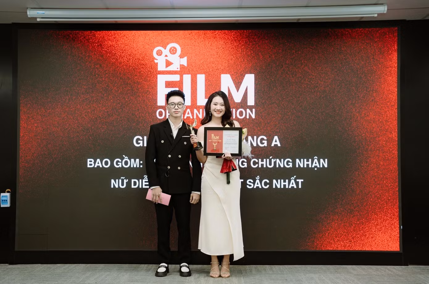 Minh Phương đạt giải thưởng Nữ diễn viên trẻ xuất sắc nhất.