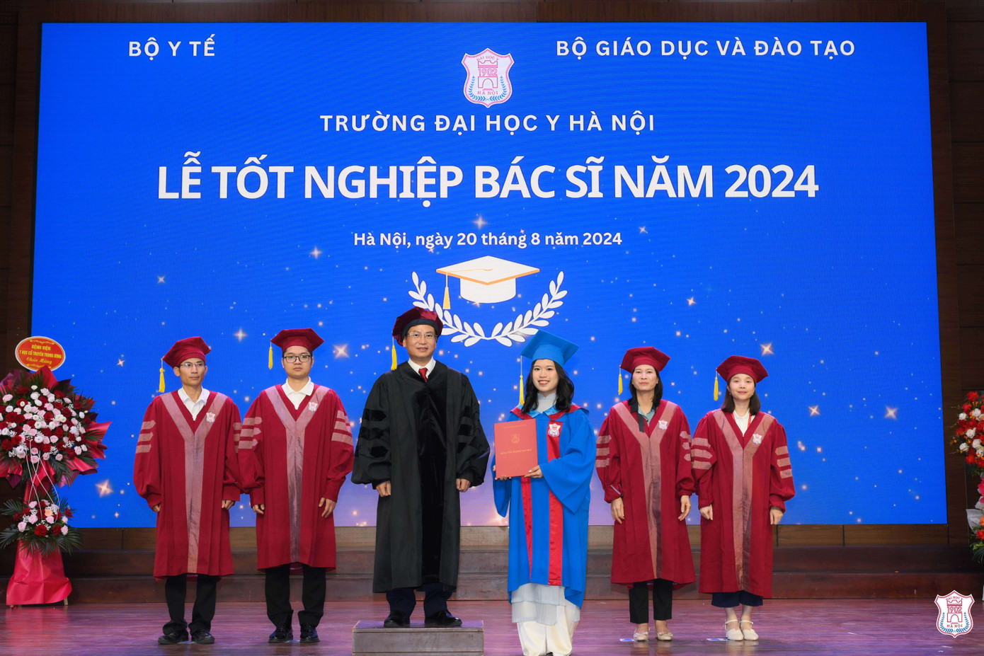 Bác sĩ tốt nghiệp loại Giỏi của Trường Đại học Y Hà Nội. Bác sĩ tốt nghiệp loại Giỏi của Trường Đại học Y Hà Nội.