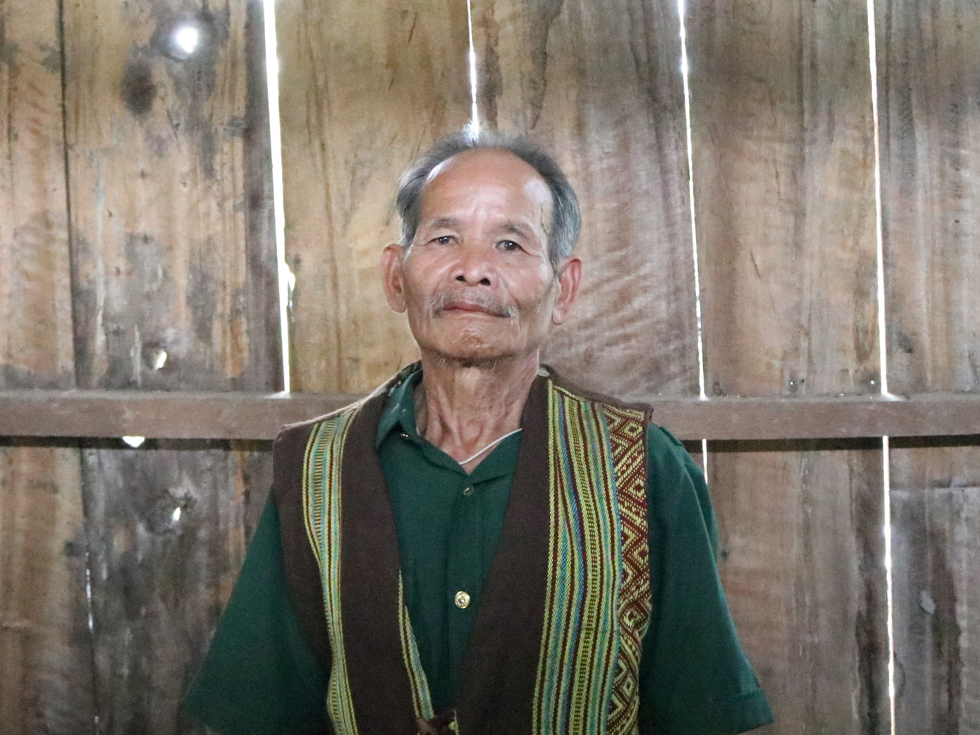 Người bố đáng kính của bản làng Ca dong xã Trà Vinh. Người bố đáng kính của bản làng Ca dong xã Trà Vinh.