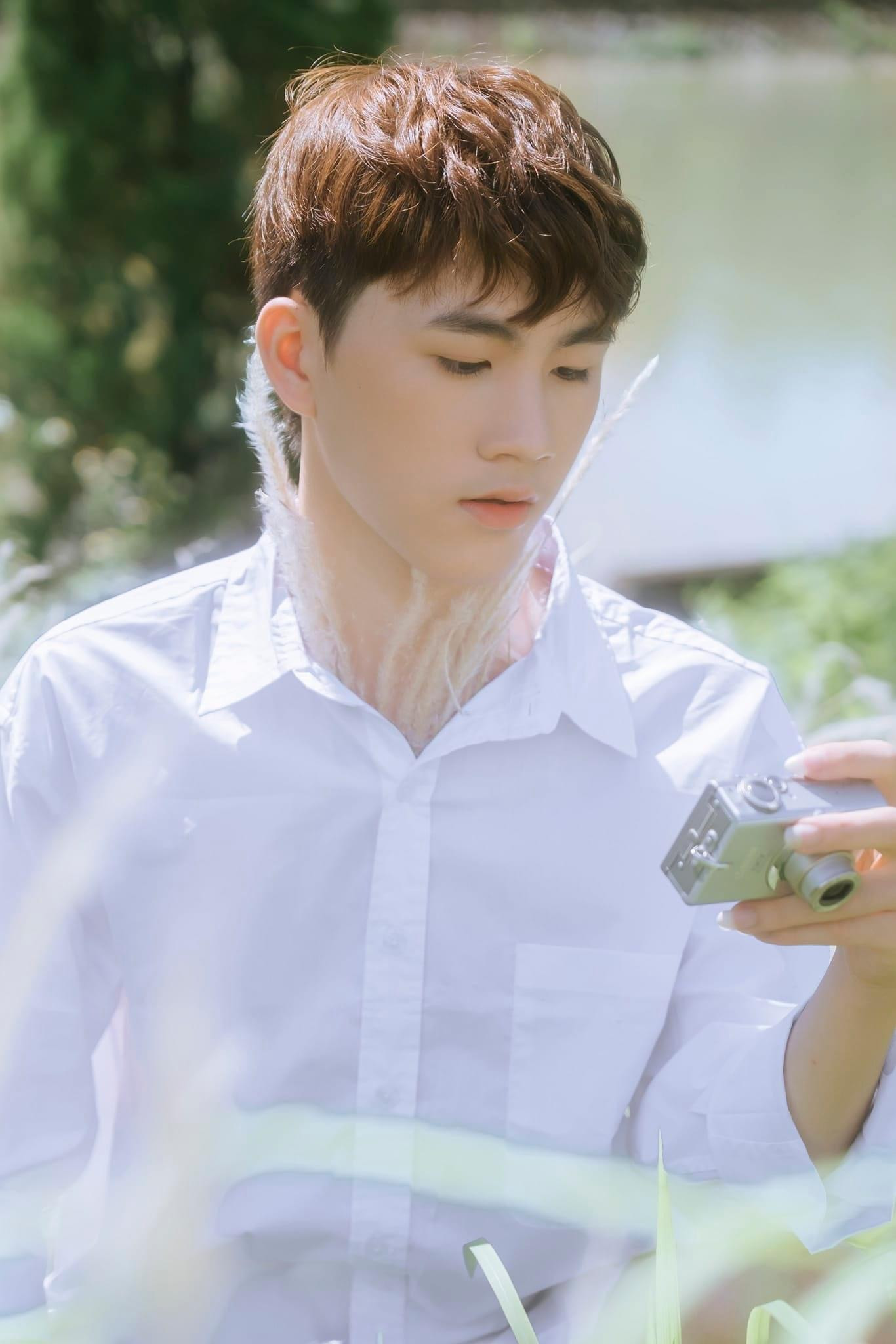 Khi còn ngồi trên ghế nhà trường, chàng trai dân tộc Thái đã là một học sinh nổi bật với nhiều thành tích tốt. Khi còn ngồi trên ghế nhà trường, chàng trai dân tộc Thái đã là một học sinh nổi bật với nhiều thành tích tốt.