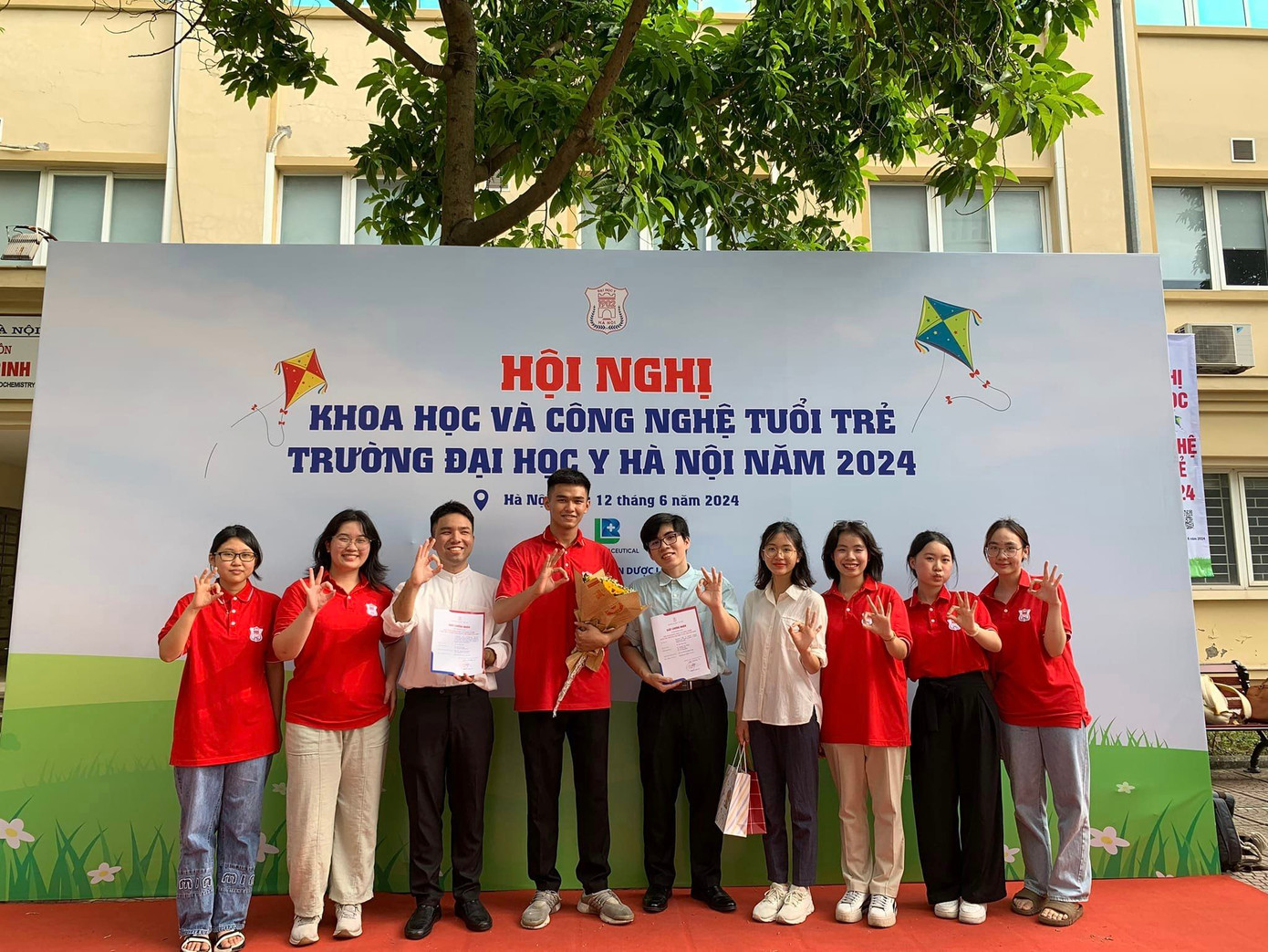 Tham dự Hội nghị khoa học công nghệ và tuổi trẻ Trường Đại học Y Hà Nội. Tham dự Hội nghị khoa học công nghệ và tuổi trẻ Trường Đại học Y Hà Nội.