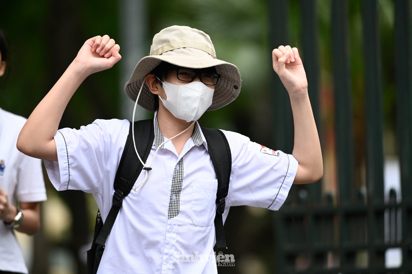 Nhiều sĩ tử không giấu được niềm vui.