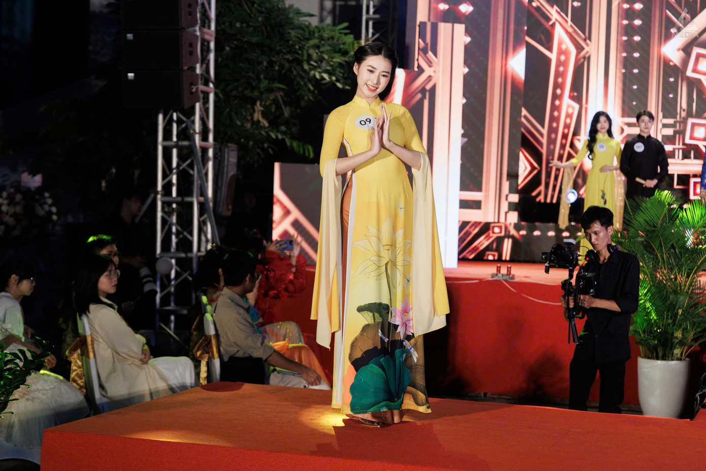 Với tài năng, sắc đẹp và ý chí, cô được kỳ vọng sẽ tiếp tục gặt hái nhiều thành công.