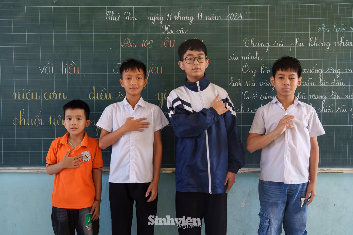 Bức ảnh này là thông điệp mà các em học sinh khiếm thính gửi tới các cô giáo Trường Chuyên biệt Bình Minh, mời các bạn cùng 'giải mã'.