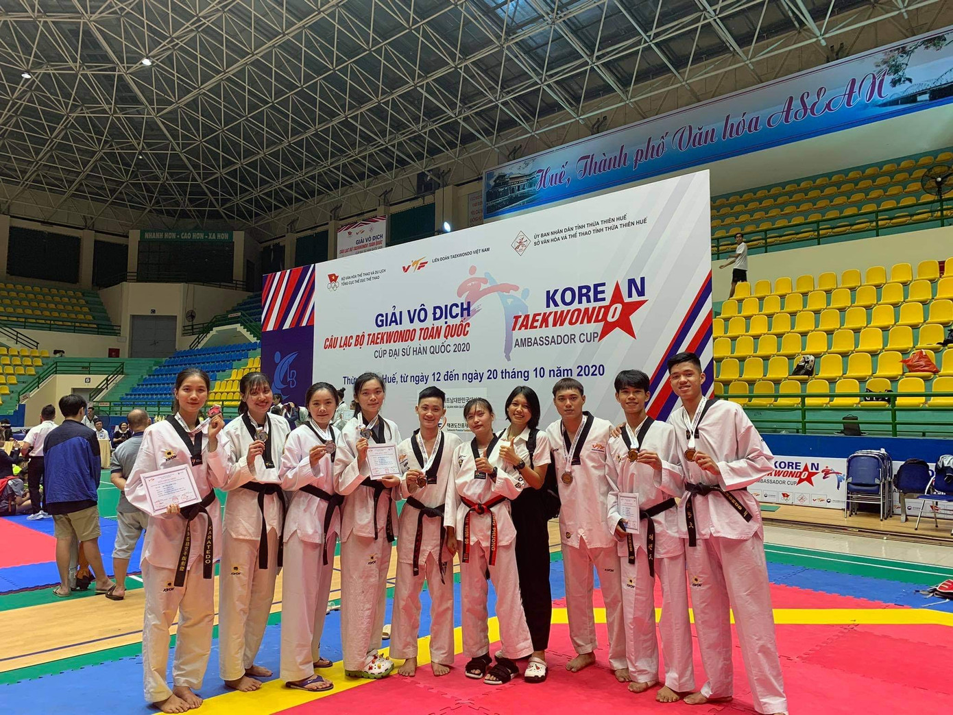 Hồng Vân từng đạt nhiều huy chương khi tham gia thi đấu Taekwondo. Hồng Vân từng đạt nhiều huy chương khi tham gia thi đấu Taekwondo.