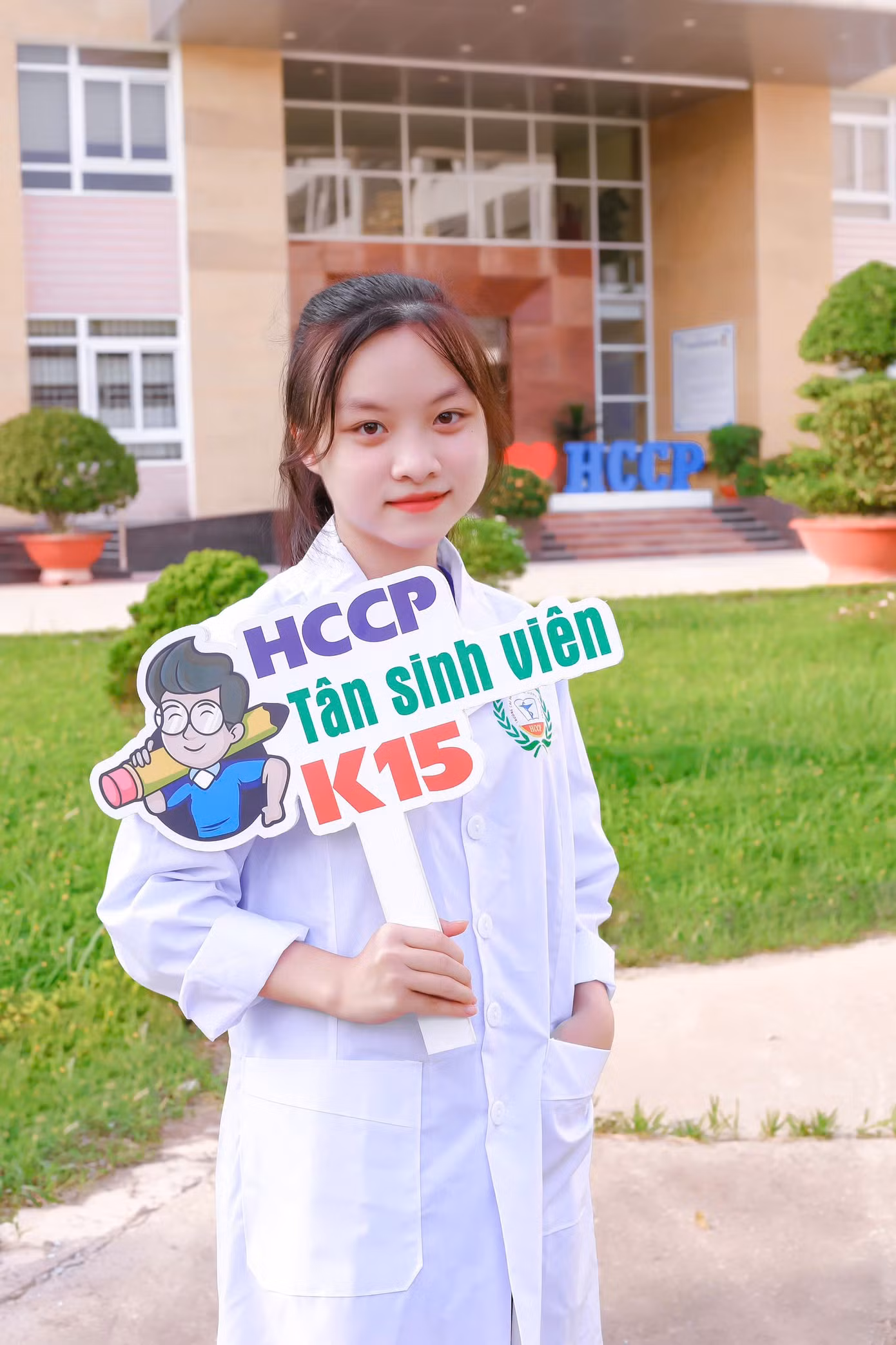 Đào Thu Hà đang là sinh viên chuyên ngành Dược lớp chất lượng cao tại Trường Cao đẳng Dược Trung ương Hải Dương.