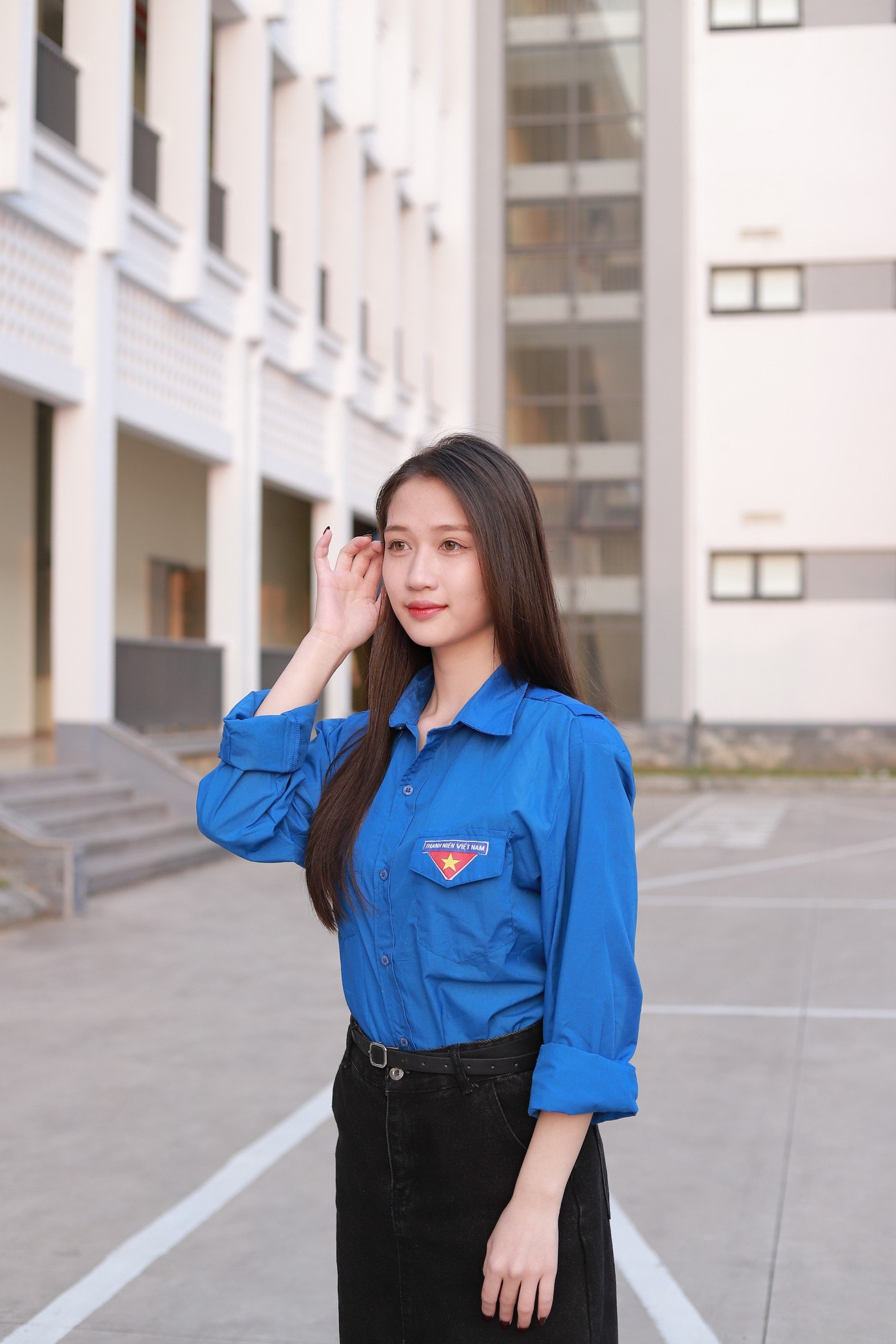 Cô bạn hiện nay cũng đang tham gia hoạt động tại Liên chi Hội Sinh viên khoa Du lịch và Ngoại ngữ. Cô bạn hiện nay cũng đang tham gia hoạt động tại Liên chi Hội Sinh viên khoa Du lịch và Ngoại ngữ.